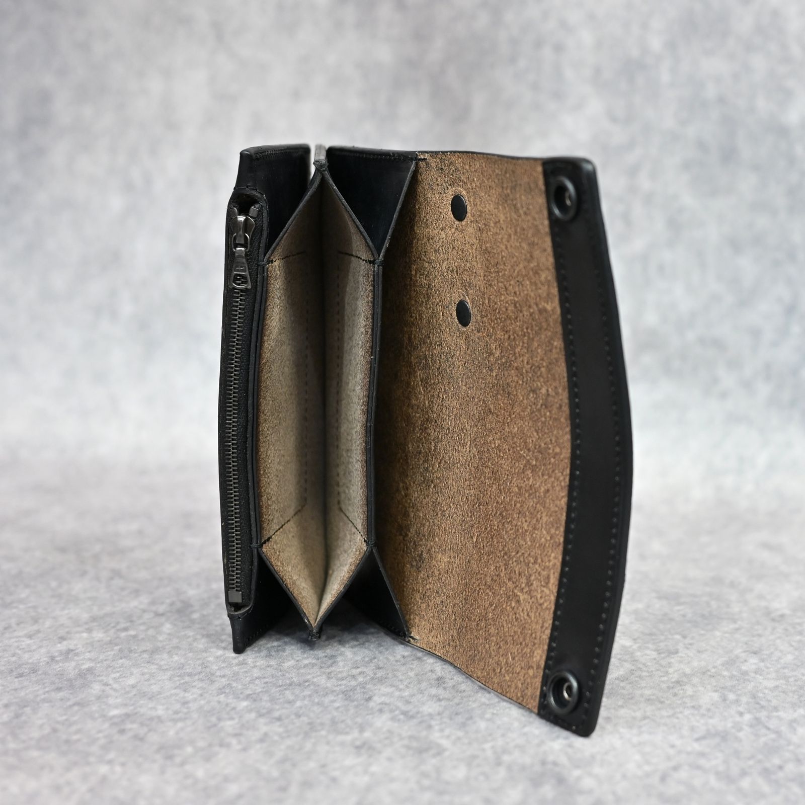 ホーウィンクロムエクセル ラージ トラッカーウォレット （BLACK）｜894-04