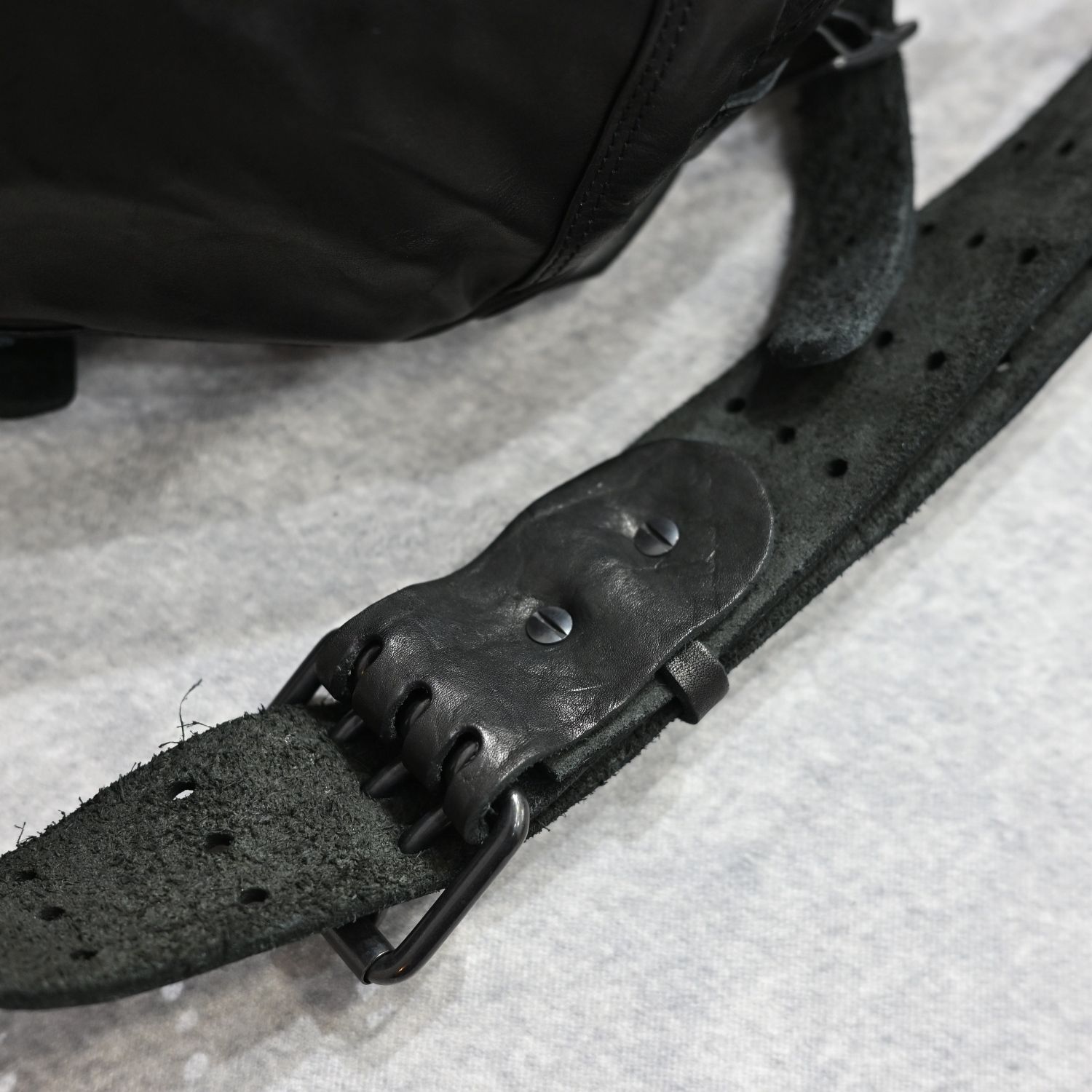 × ISAMU KATAYAMA BACKLASH 3pin Belt Body Bag （BLACK）｜ショルダーバッグ｜HW-I16-784