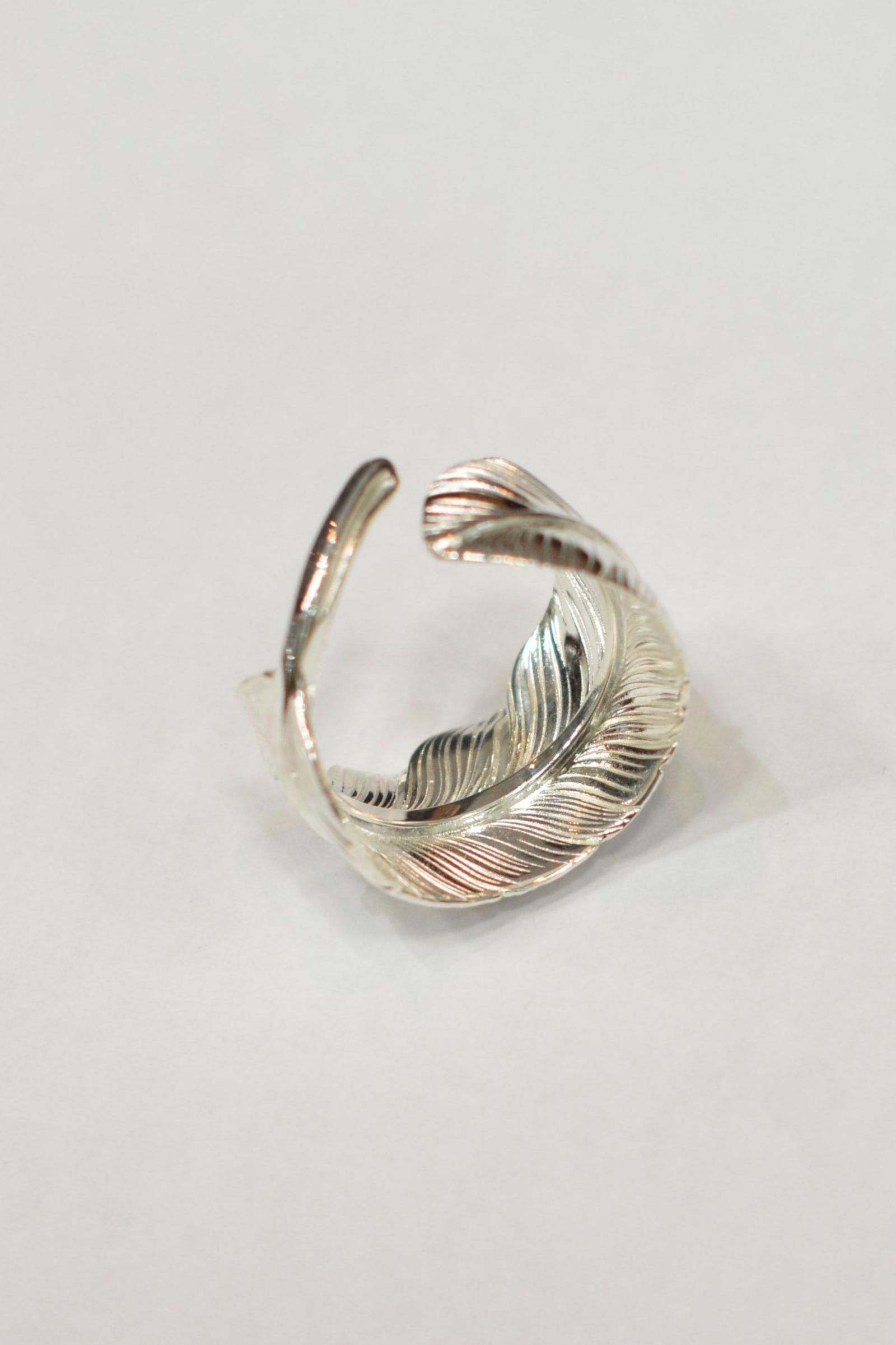 L old feather ring 02