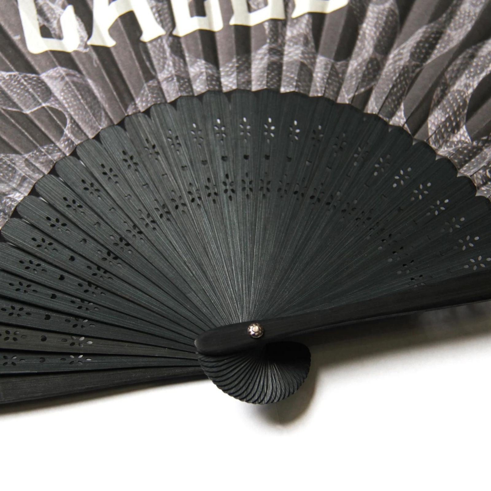 ALLOVER SNAKE PATTERN HAND FAN (BLACK) / スネーク柄 扇子