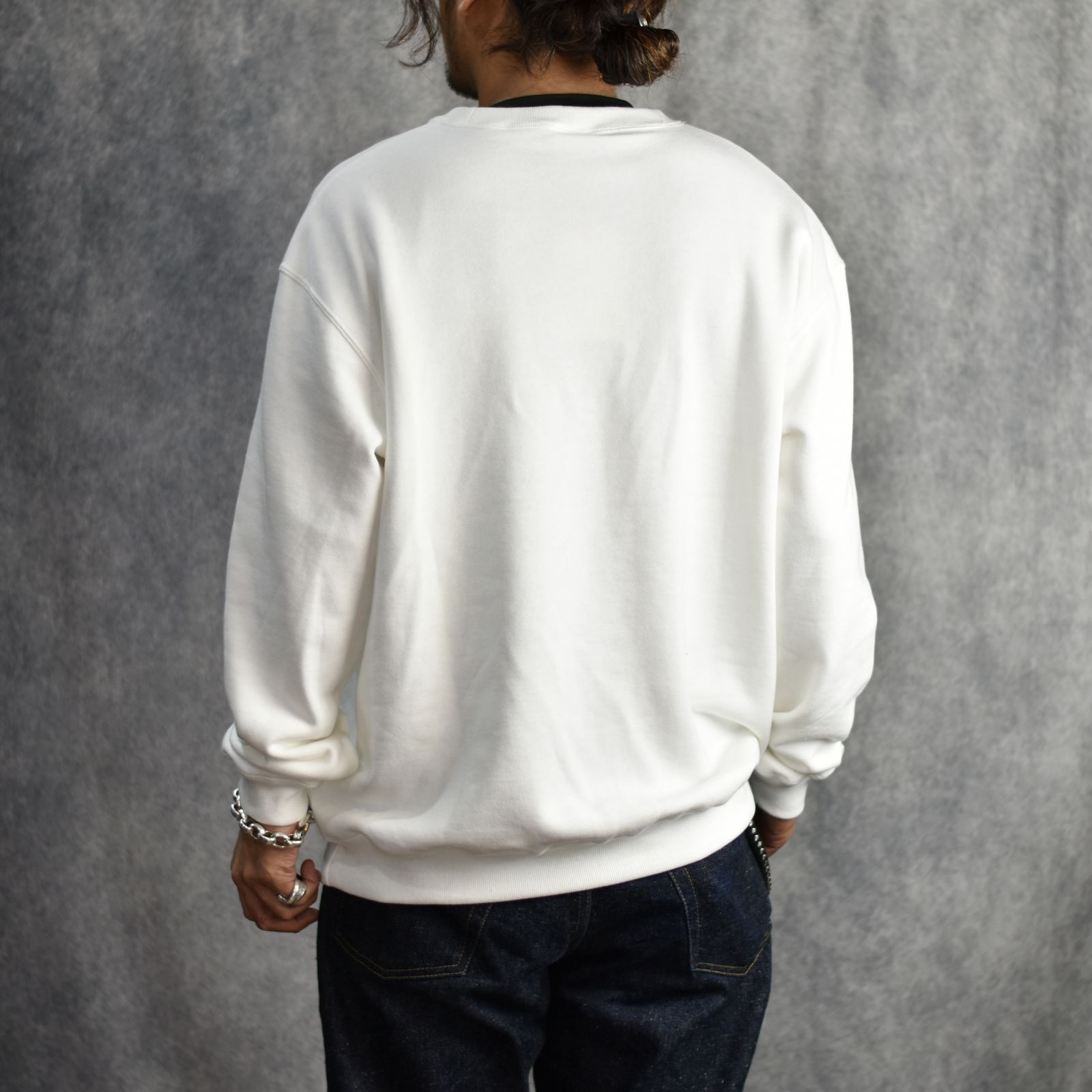 "S.V.D.S.H" CREW NECK SW ＜NATURALLY PAINT DESIGN＞ (WHITE) / クルーネック 発砲プリント スウェット トレーナー
