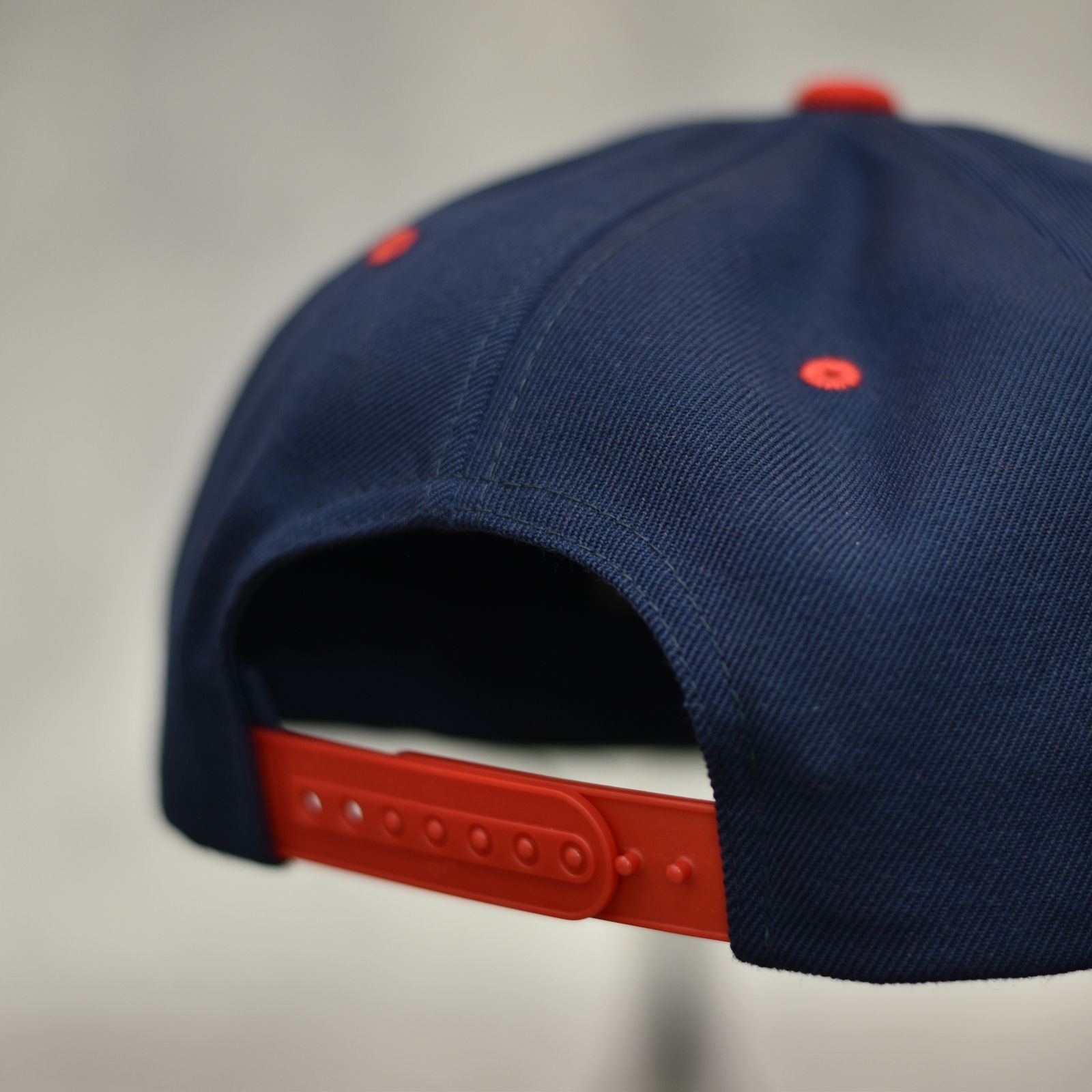 CUTRATE LOGO EMBROIDERY B.B CAP (NAVY/RED)｜ロゴ刺繍 ベースボールキャップ｜CR-26SS004