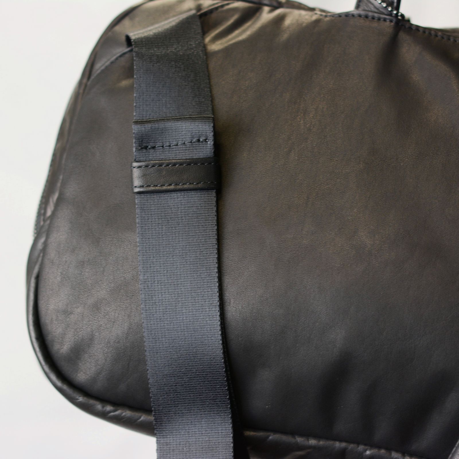 Furniture Leather  ショルダーバッグ