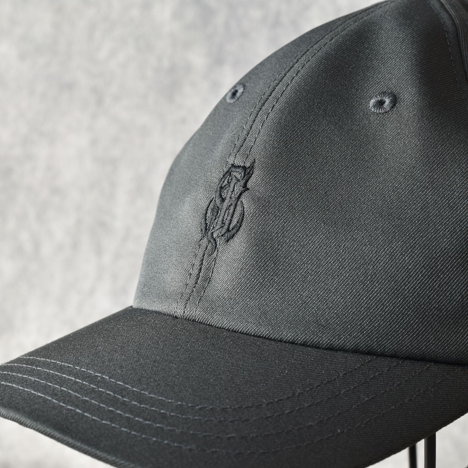 P/T CAL NT LOGO CAP (CHARCOAL) / ロゴ刺繍 浅型キャップ