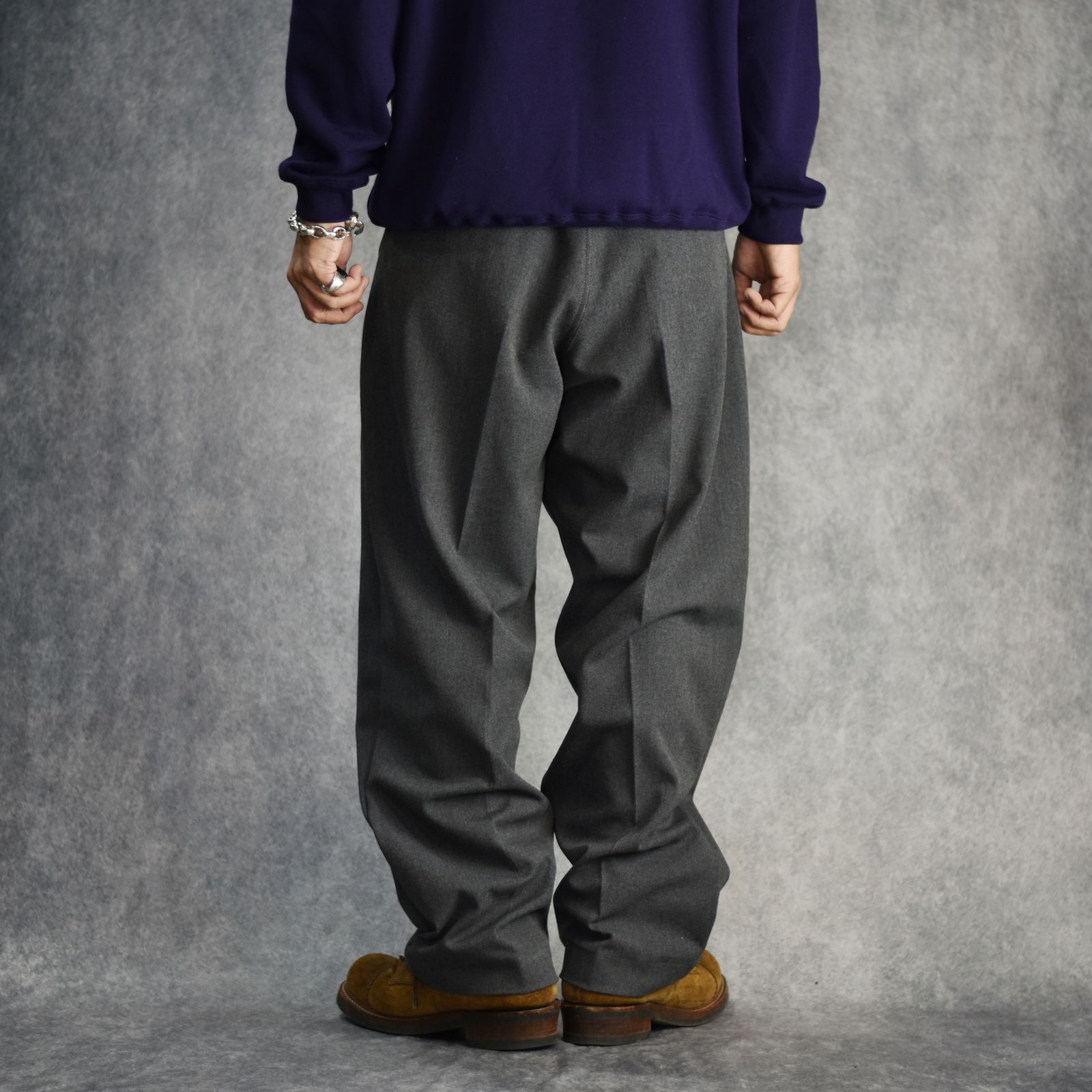 THERMOLITE TWILL TUCK WIDE SLACKS (CHARCOAL) / サーモライト ツイル 1タック ワイドスラックス