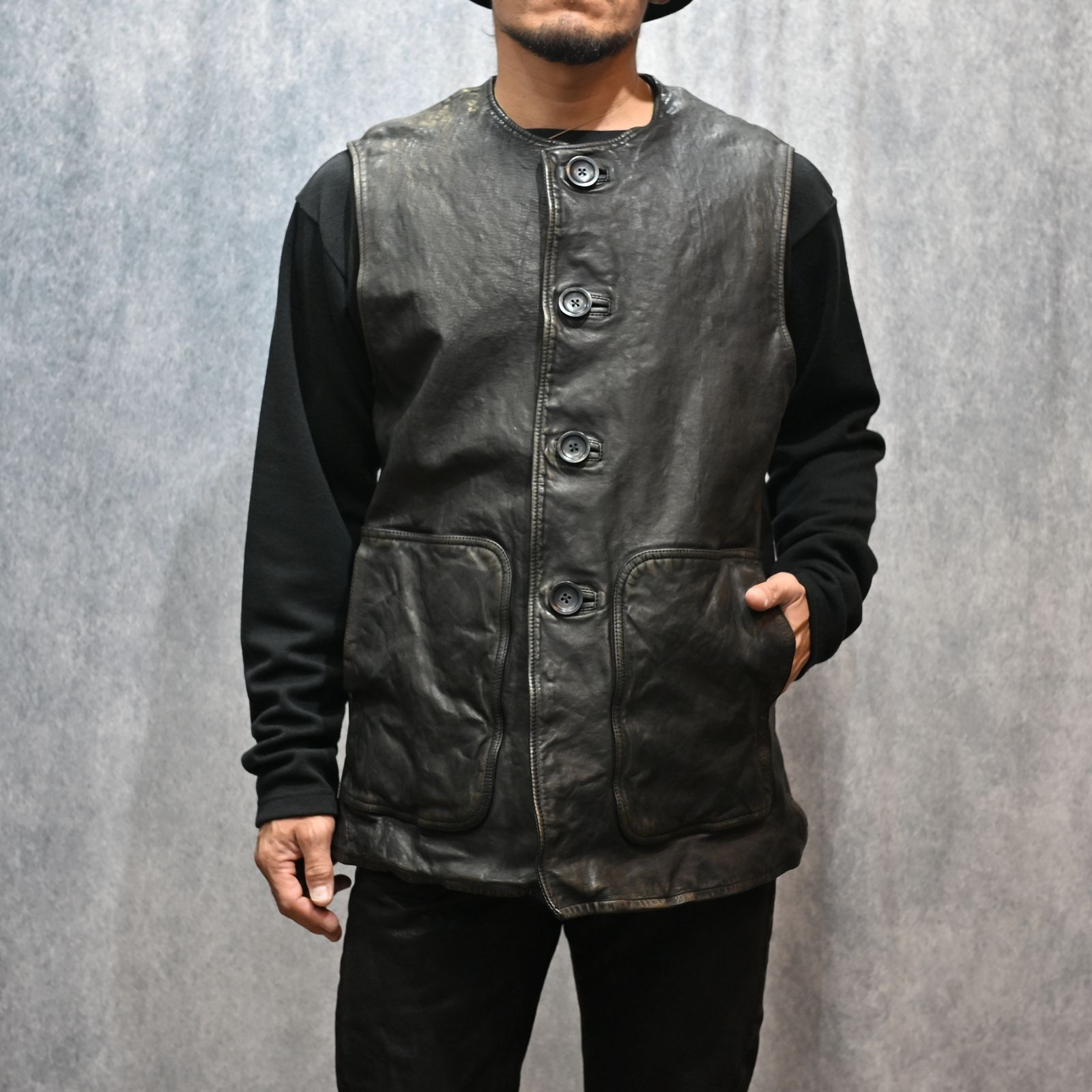 JAPANステア ミモザ鞣し製品染め ヴィンテージ加工 4Bベスト （BLACK）｜2176-01