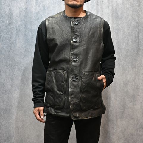 JAPANステア ミモザ鞣し製品染め ヴィンテージ加工 4Bベスト （BLACK）｜2176-01