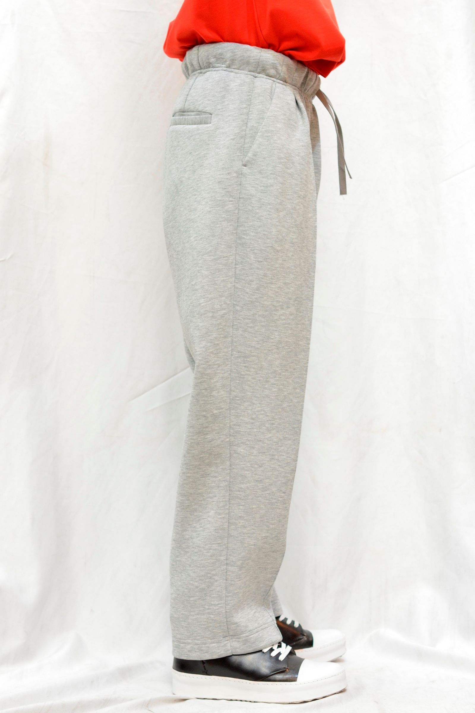 ”BONDING PLEATS PANTS