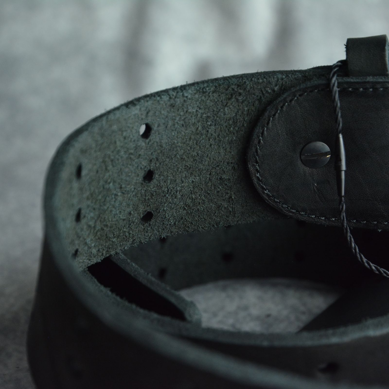 ダブルショルダーレザー製品染め スリーピンベルト （BLACK / ブラック）