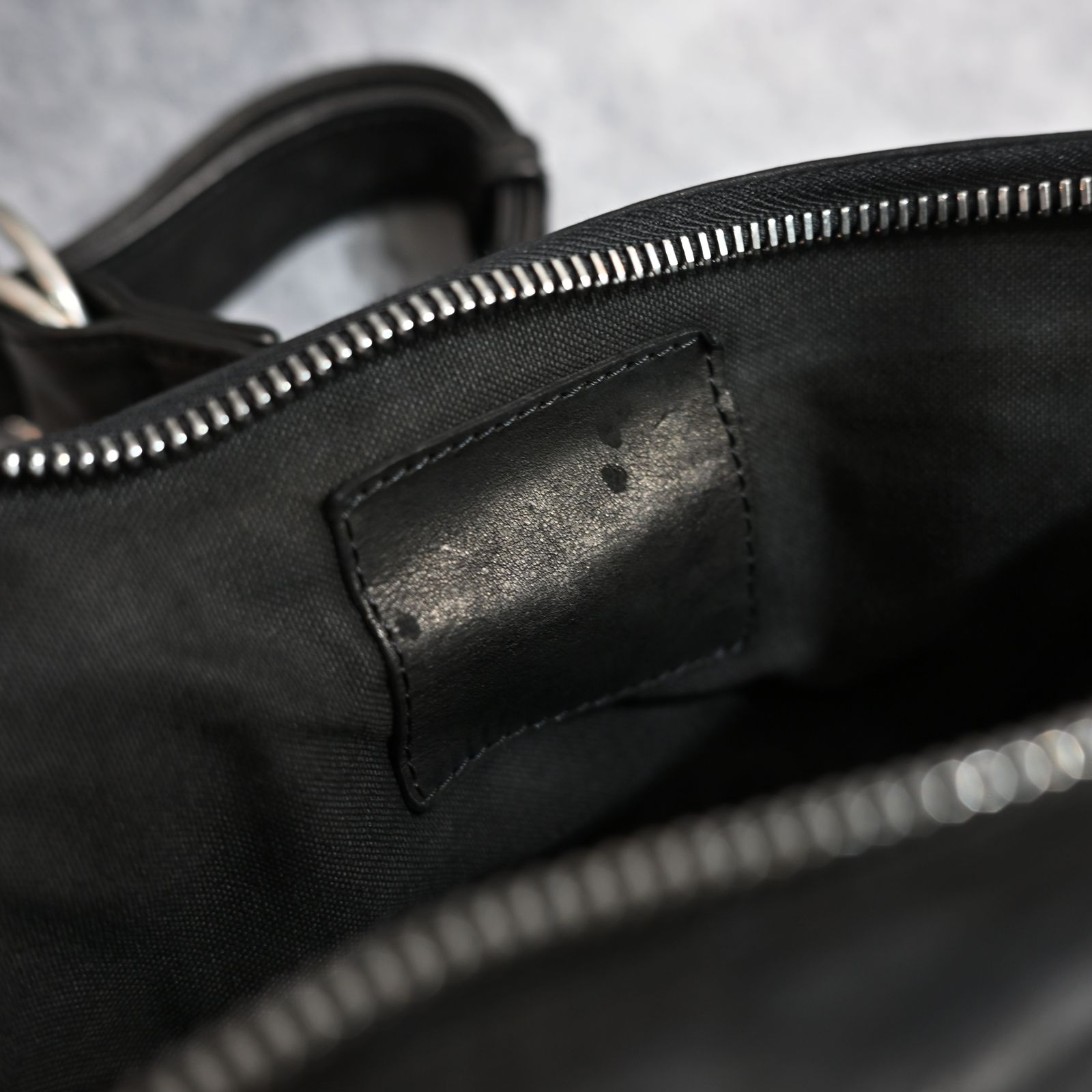 イタリー ダブルショルダー製品染め ウエストバッグ （BLACK / ブラック）｜243-04