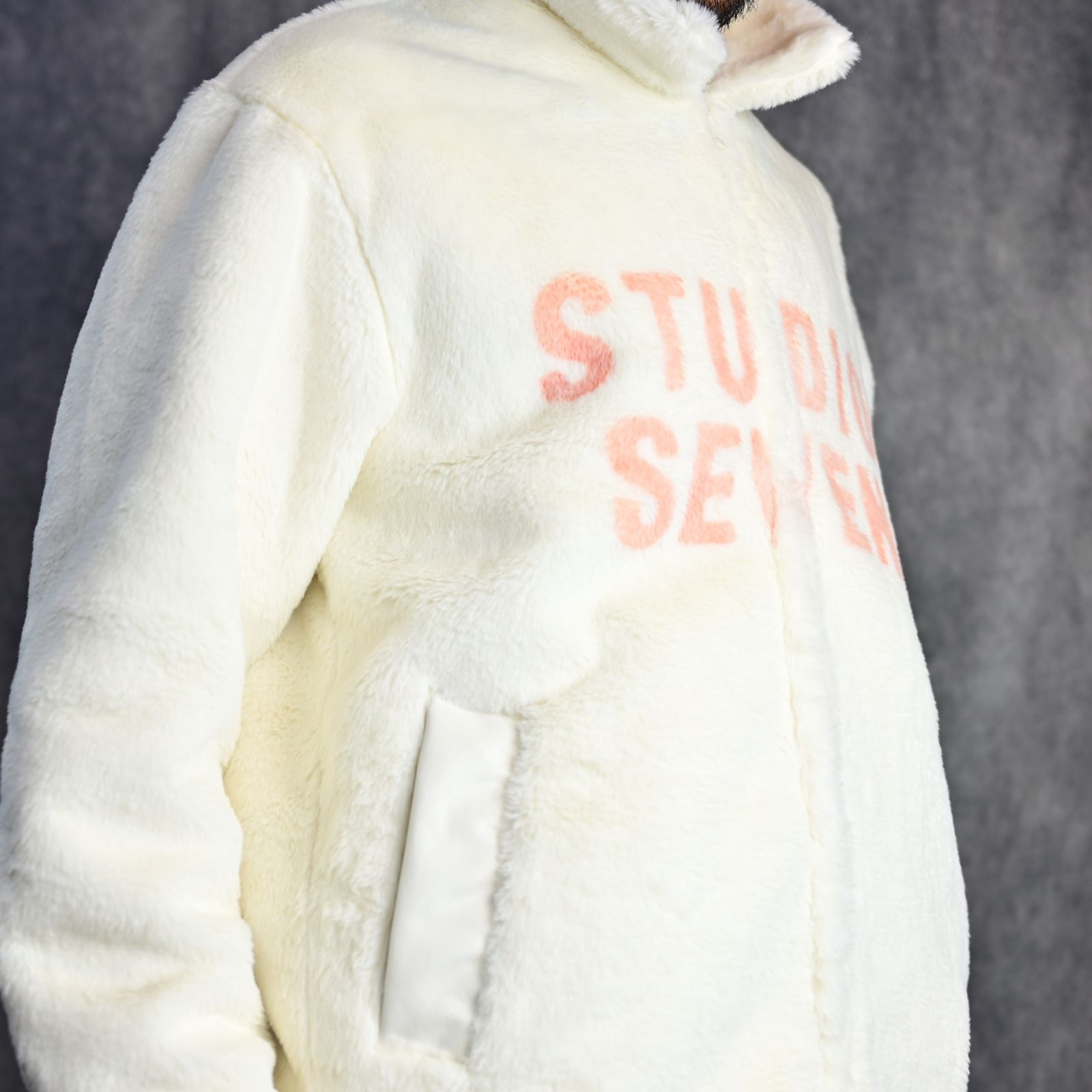 Fake Fur Middle Jacket （WHITE） / フェイクファー ジャケット ブルゾン （ホワイト）