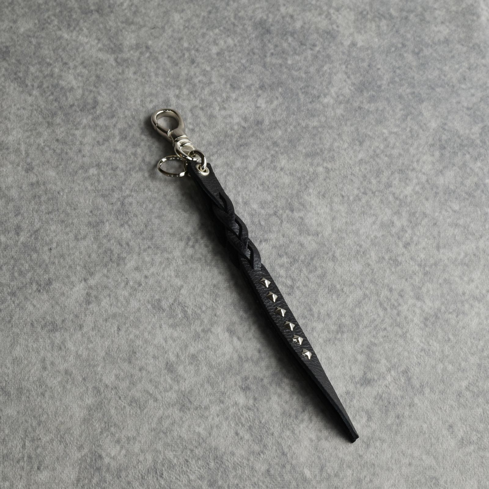 STUDS & KNITTING LEATHER SHORT KEY RING ＜TYPE A＞ (BLACK) / スタッズレザー 編み込みレザー ショートタイプ キーリング キーホルダー