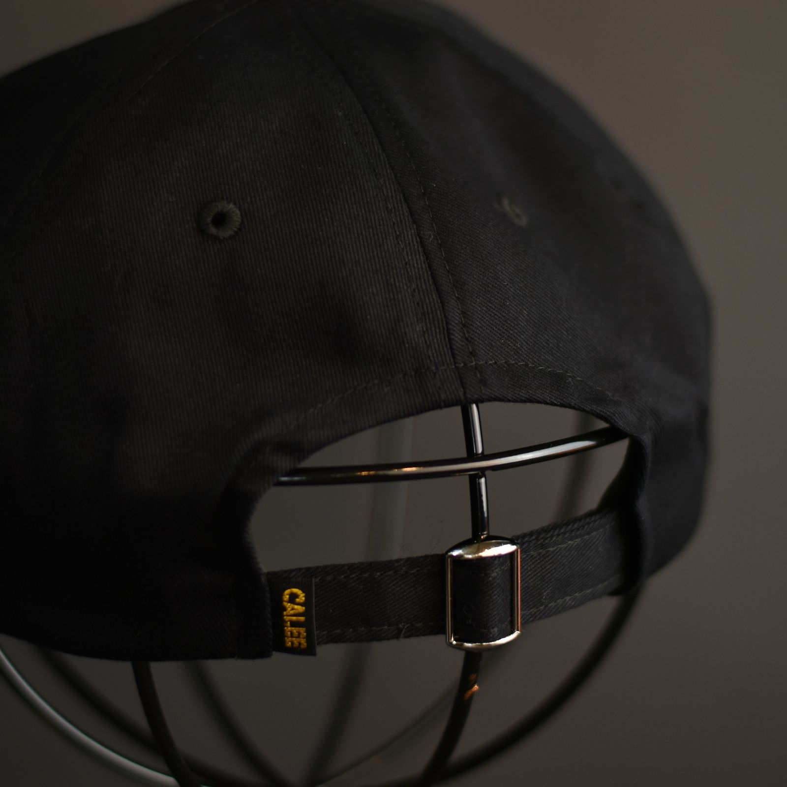 CAL LOGO TWILL CAP (BLACK) / 刺繍ロゴ ツイル キャップ