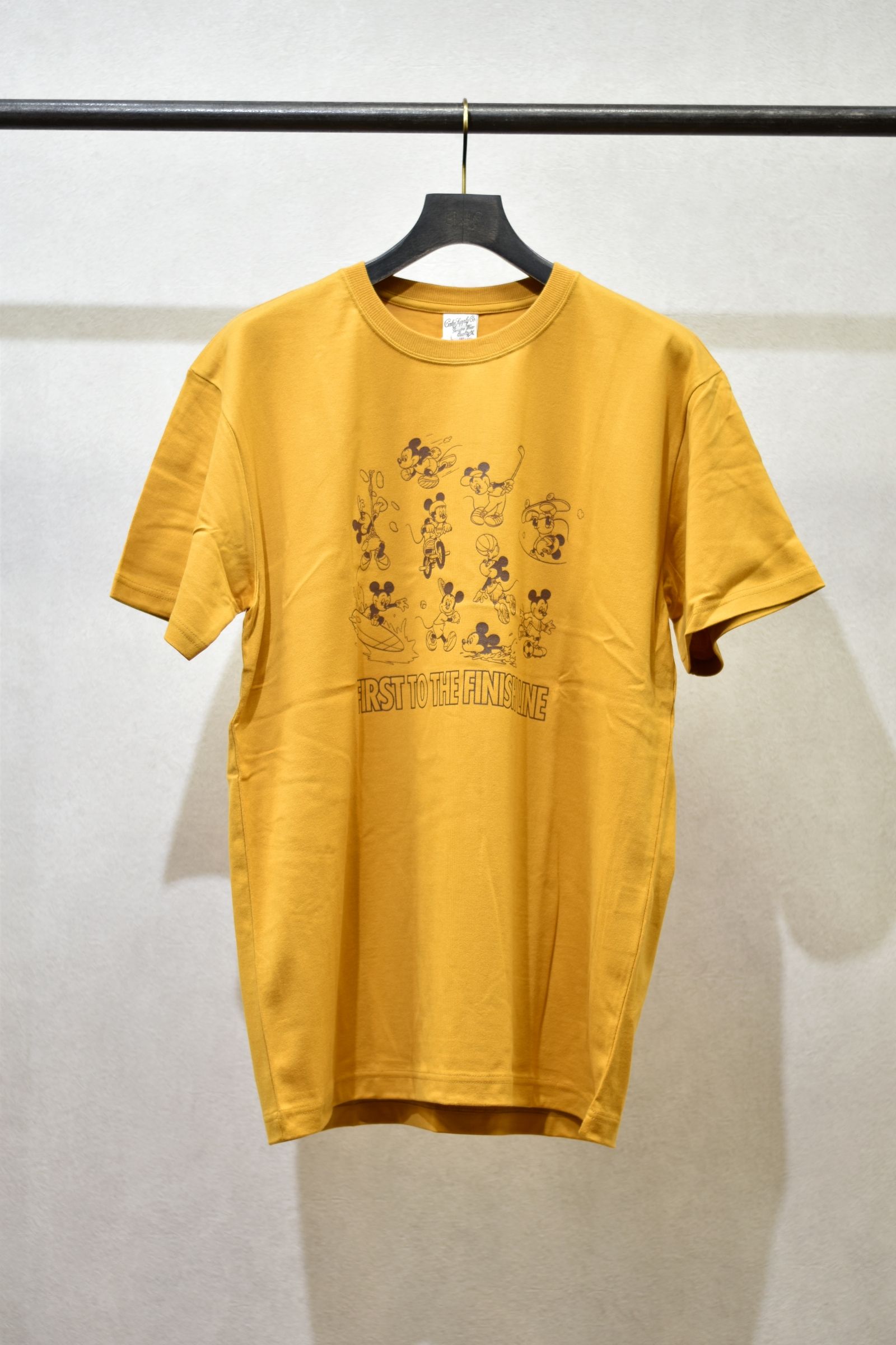 ×DISNEY MULTI PLAYER T-SHIRT (MUSTARD)
