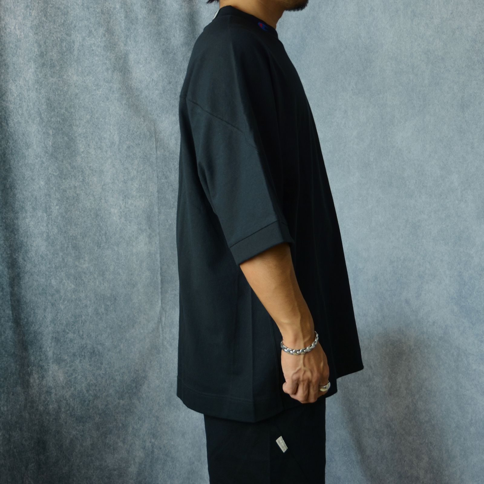× champion  T-SH （BLACK） /  クルーネック Tシャツ （ブラック）