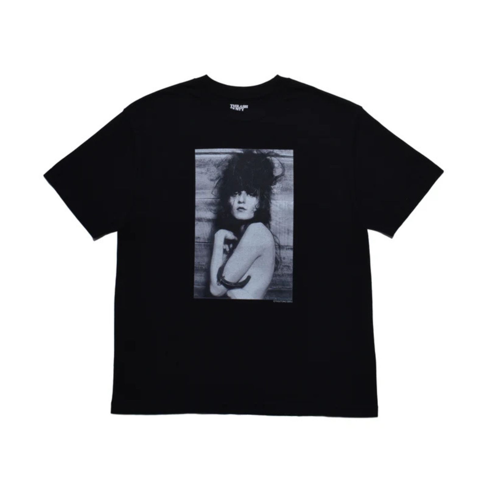 Stie-lo × Irina.L "Sideways figure" T-SH （BLACK） / プリントTシャツ （ブラック） 25MND-STL007