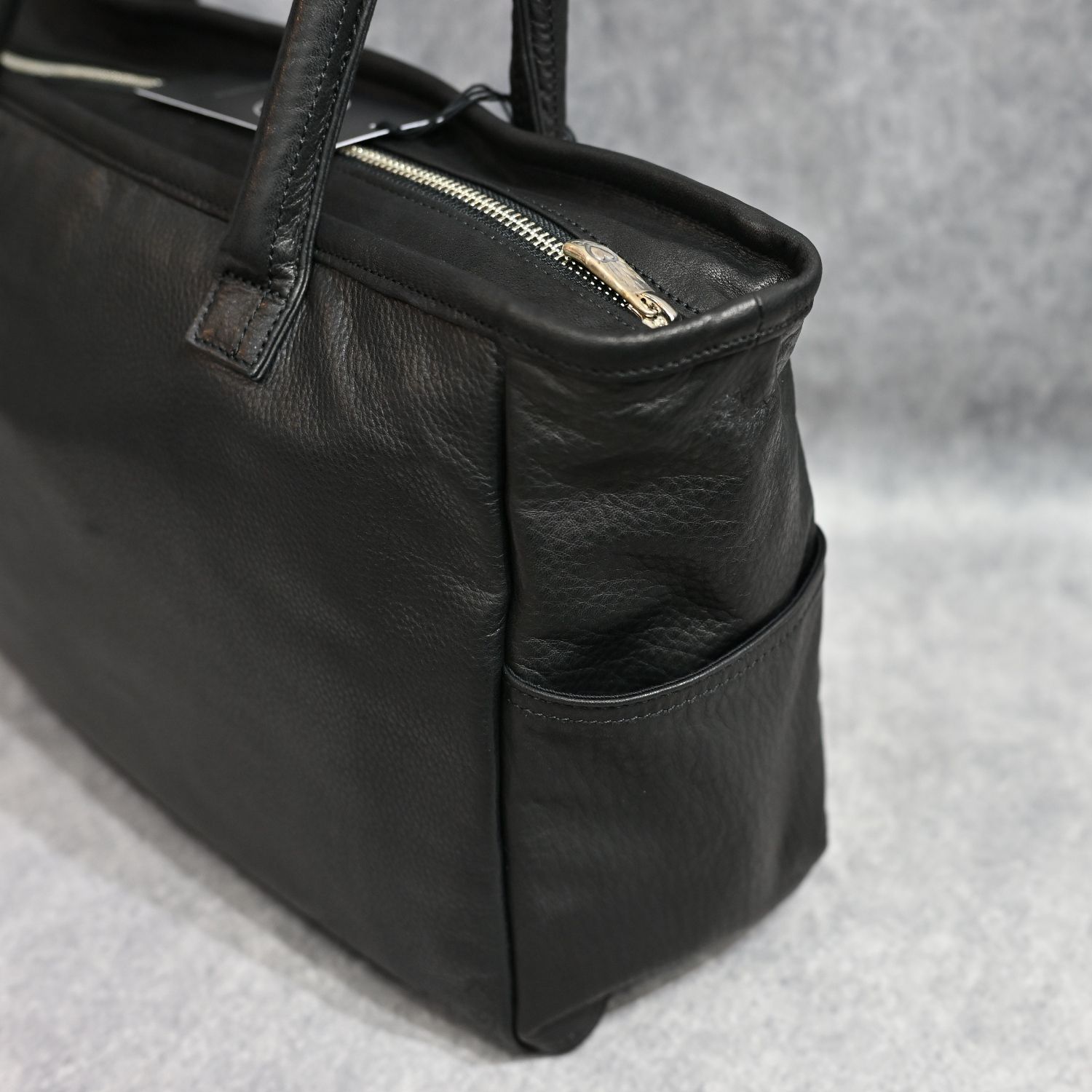 PC RIDERS LEATHER TOTE BAG M W/SILVER ZIPPER （BLACK）｜トートバッグ （ブラック）｜BFA-P-017-3697