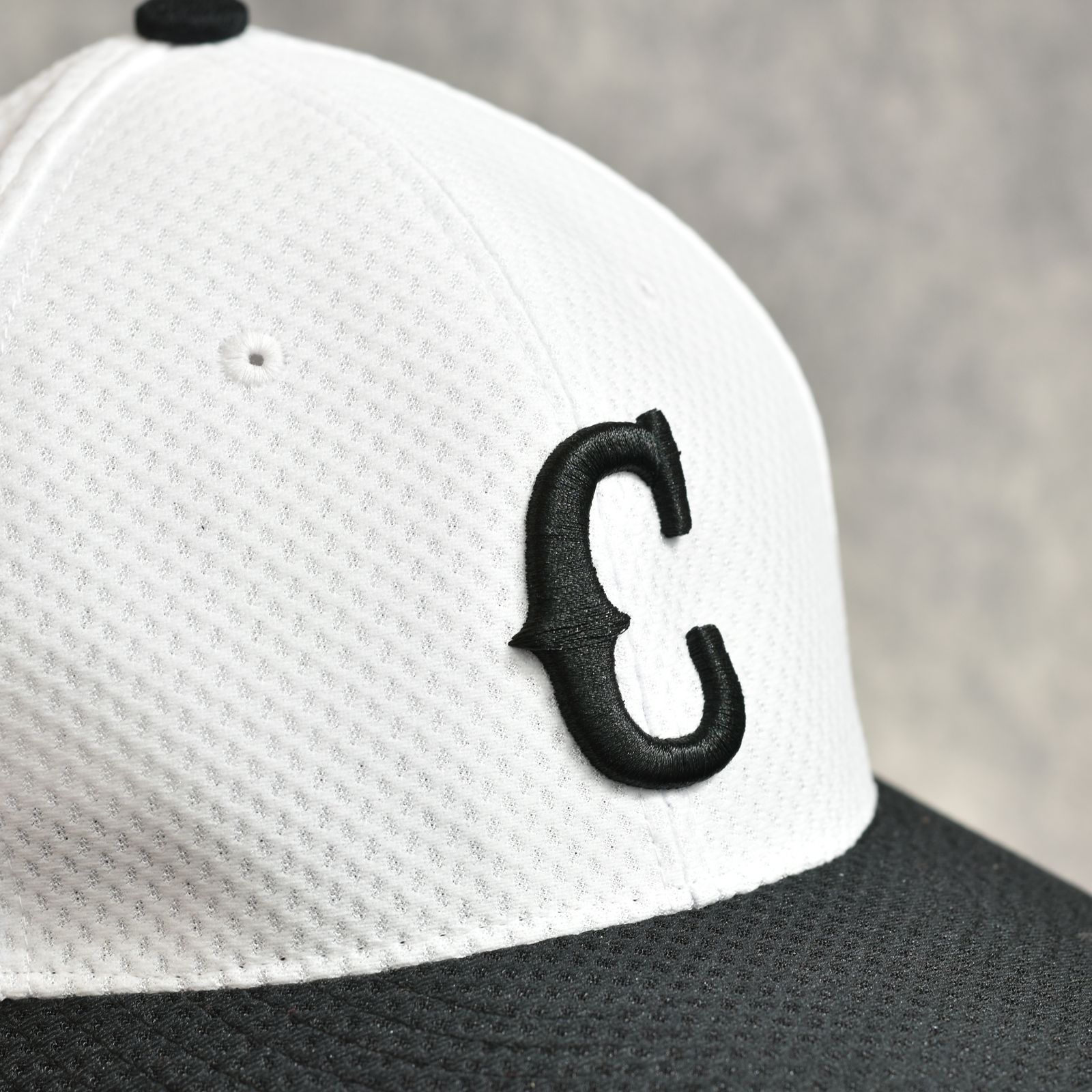 C LOGO REPLICA CAP (BLACK / WHITE)｜メッシュ ベースボールキャップ｜CL-26SS046