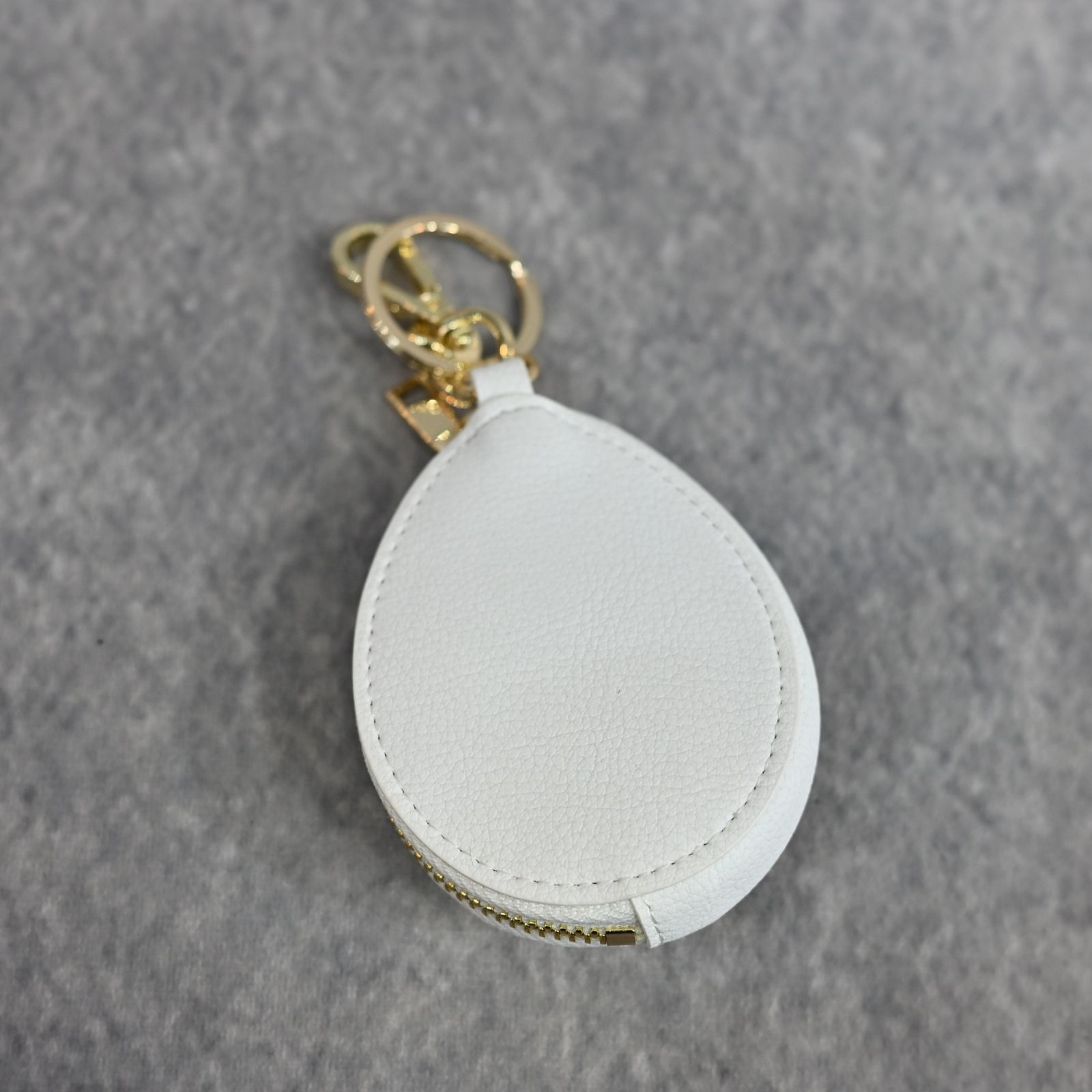 マルコモンドコラボレザーチャーム Egg coincase （WHT×YEL） チャーム キーリング ケース