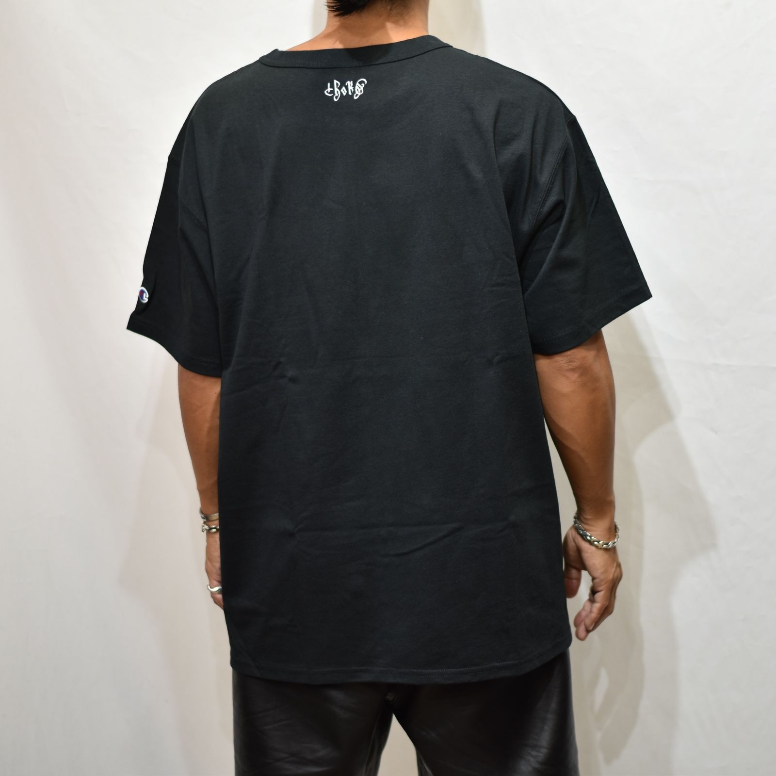 CHAMPION 7OZ ”chord” EMBROIDERY SHORT SLEEVE TEE (BLACK) / チャンピオン ロゴ刺繍 半袖Tシャツ