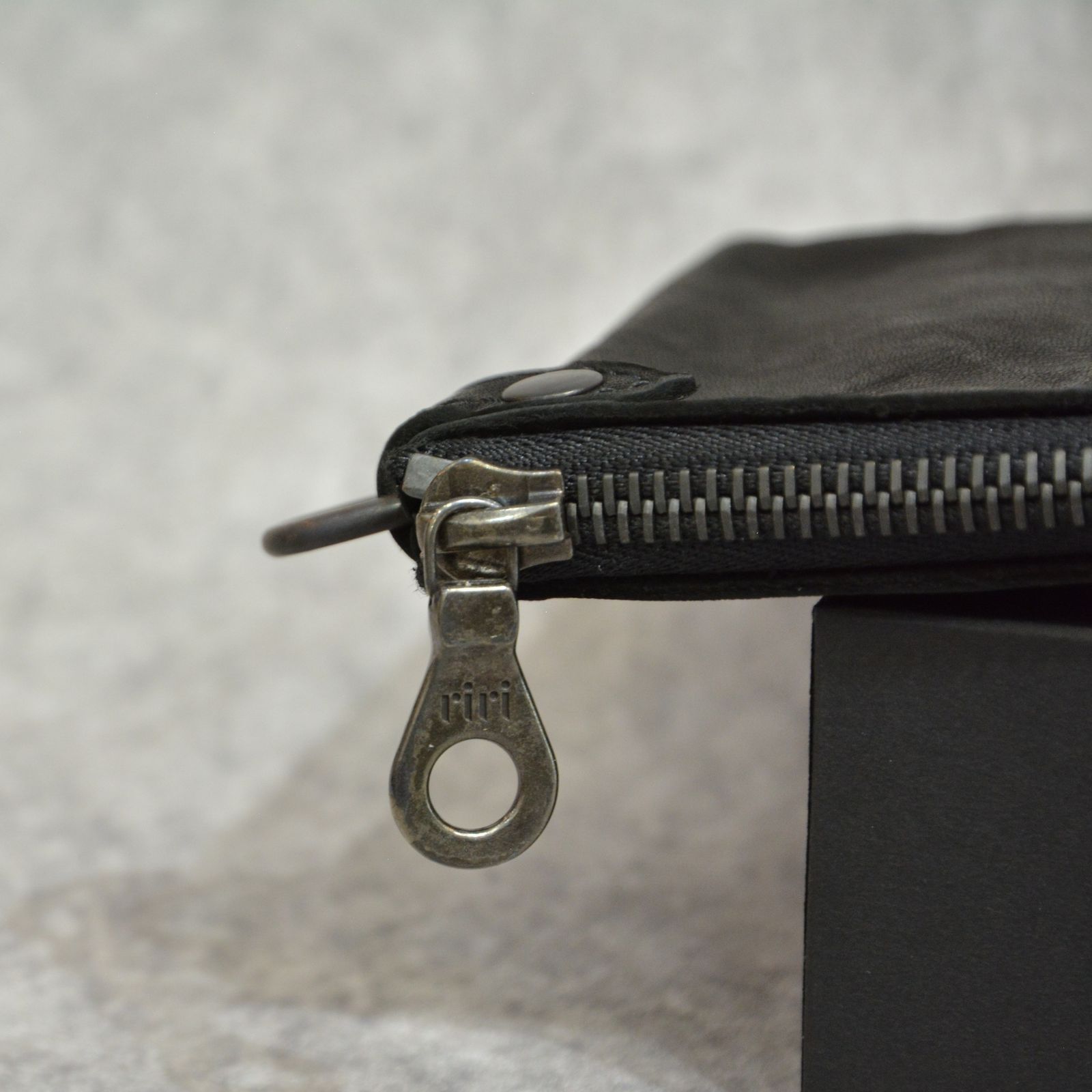 ダブルショルダー レザー コインケース （BLACK / ブラック） 318-15