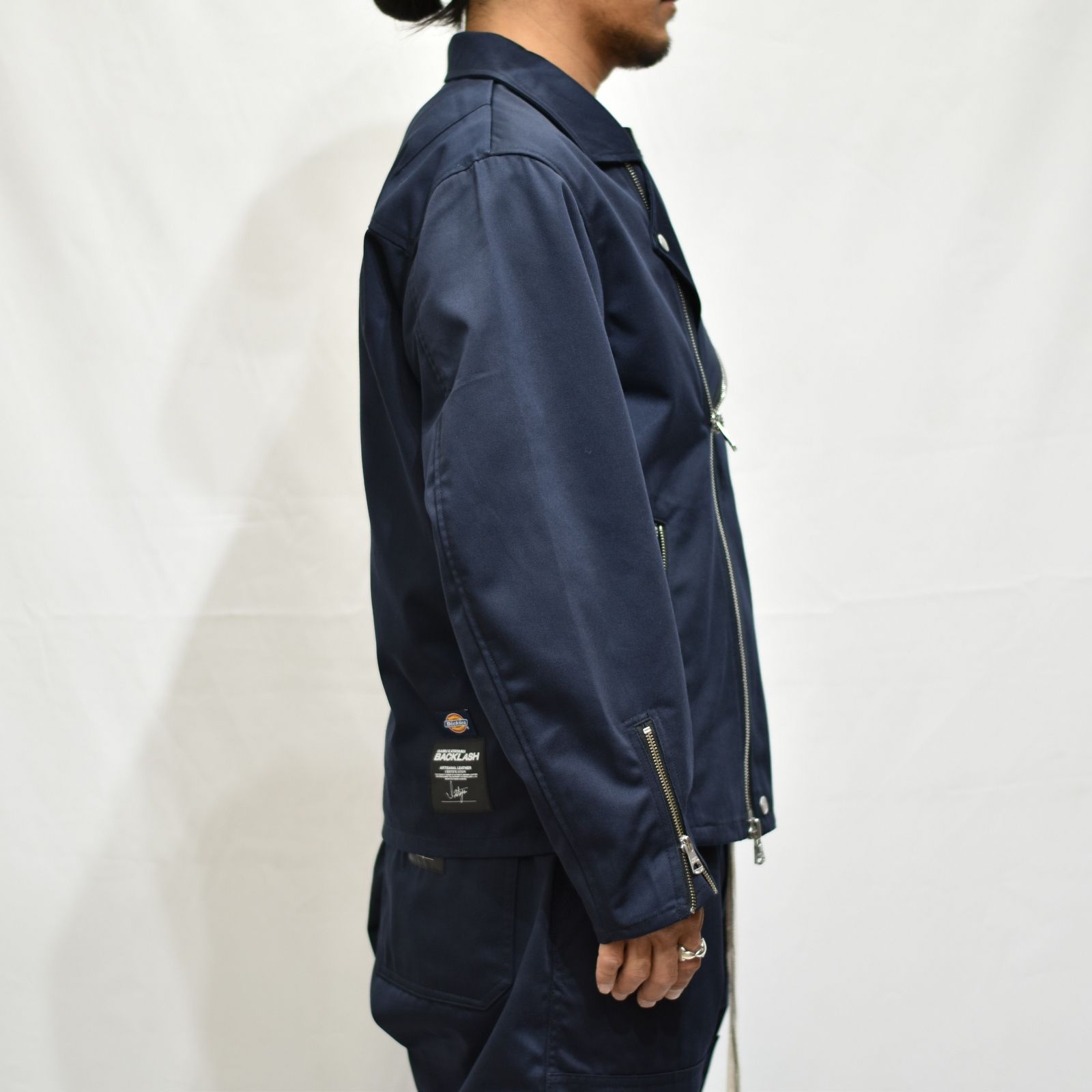 ISAMU KATAYAMA BACKLASH - ×× Dickies ライダース (NAVY