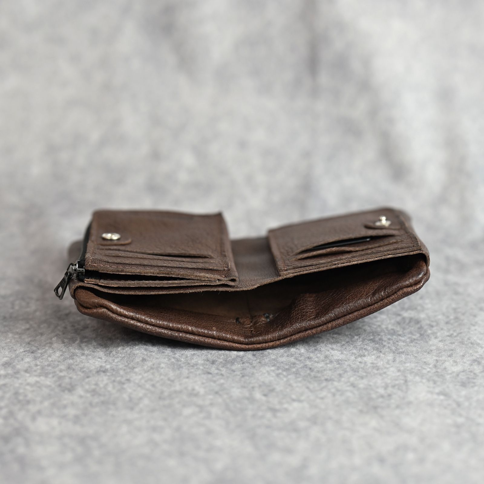 GUIDI ゴートタンニン 二つ折り財布 (BROWN / ブラウン) / 890-04