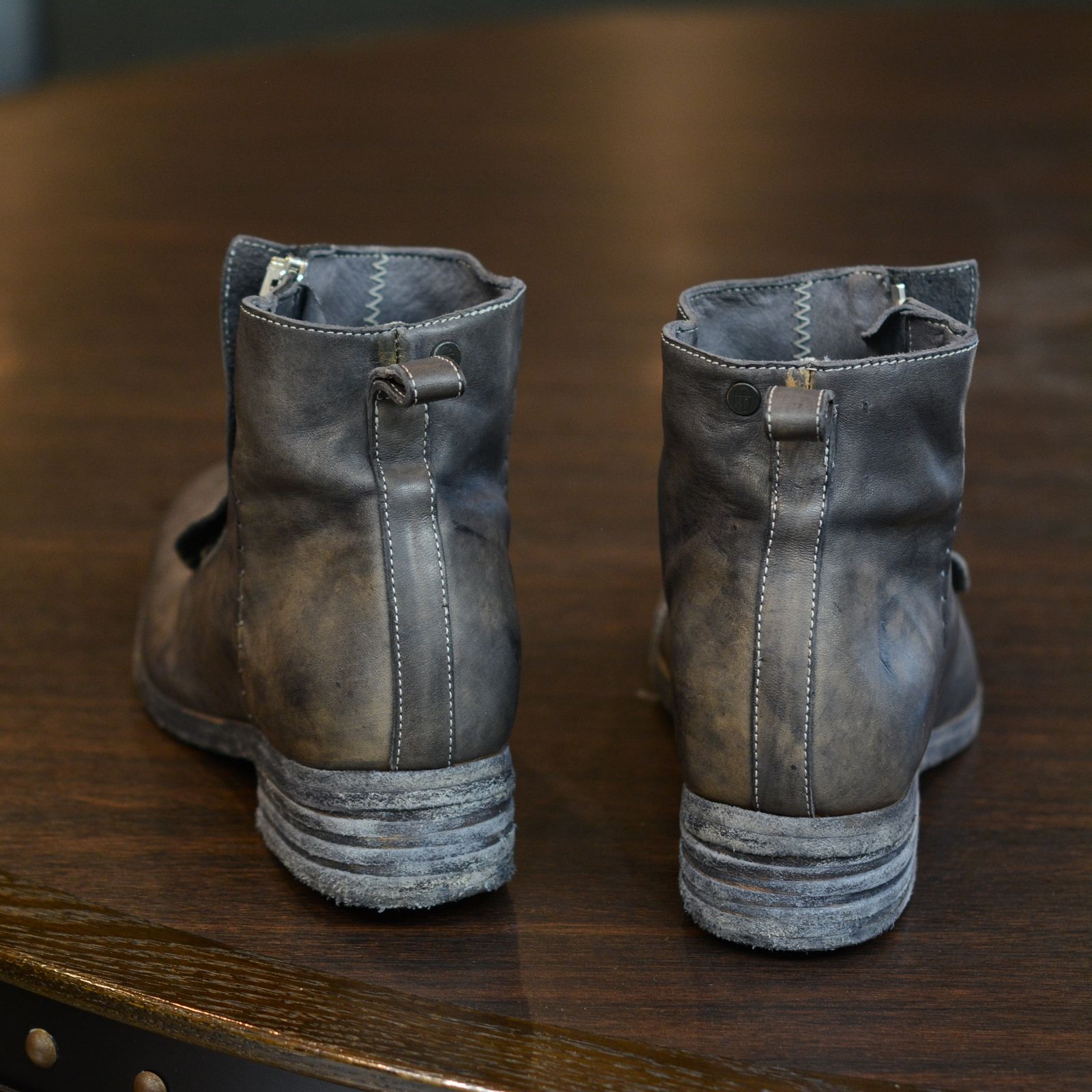 HORSE LEATHER WF-1 WRAP FRONT W/ZIP LINED LEATHER SOLES