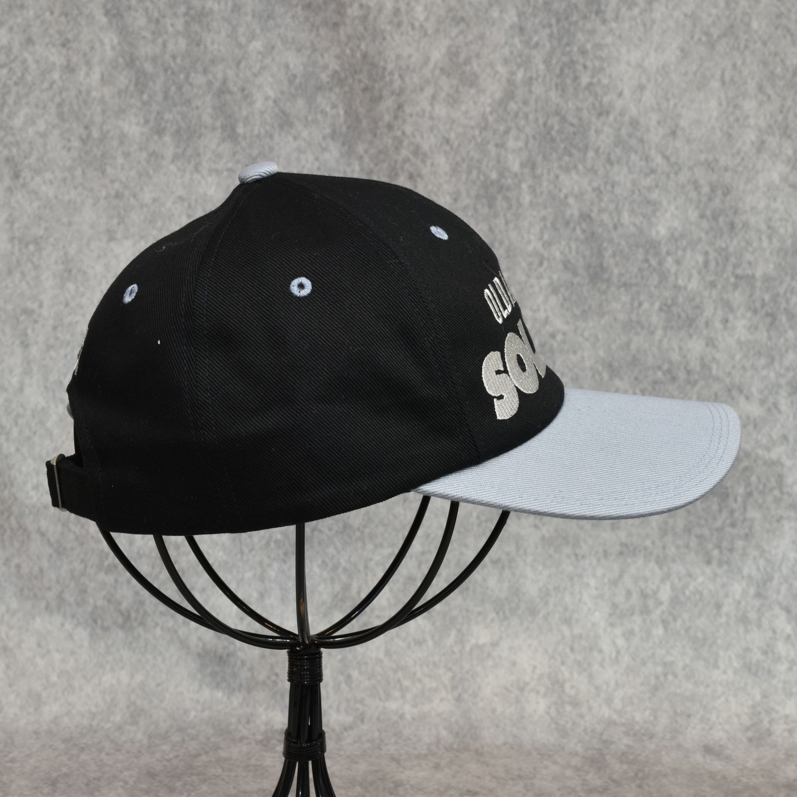 [FOOTBALL] Curved Visor Cap "TRAPBOY" (BLACK×ICE GRAY)｜キャップ｜Y01008