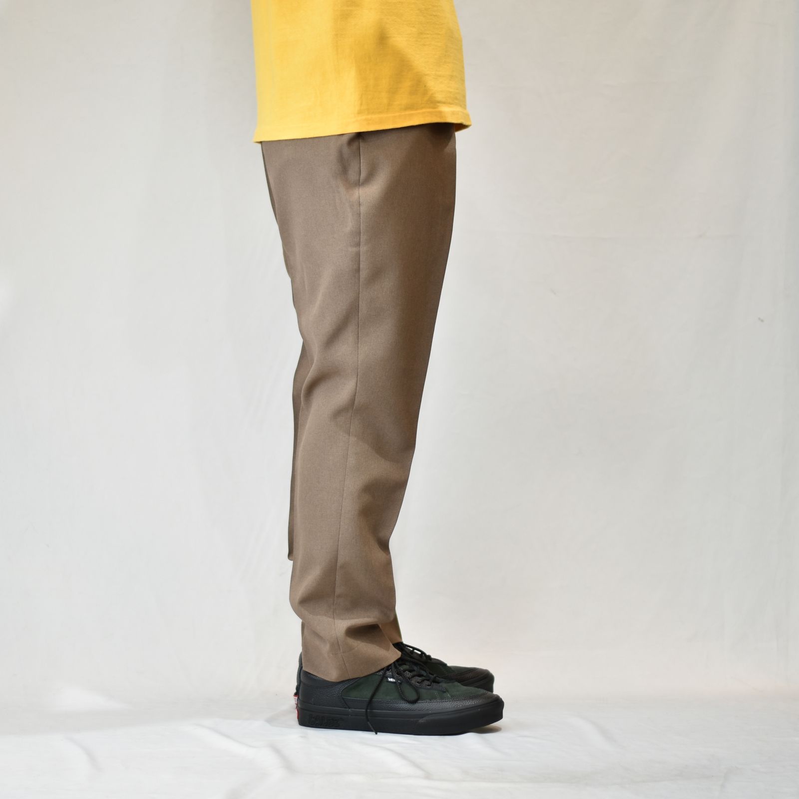 CALEE - Vintage type tropical cloth tapered easy slacks (Brown