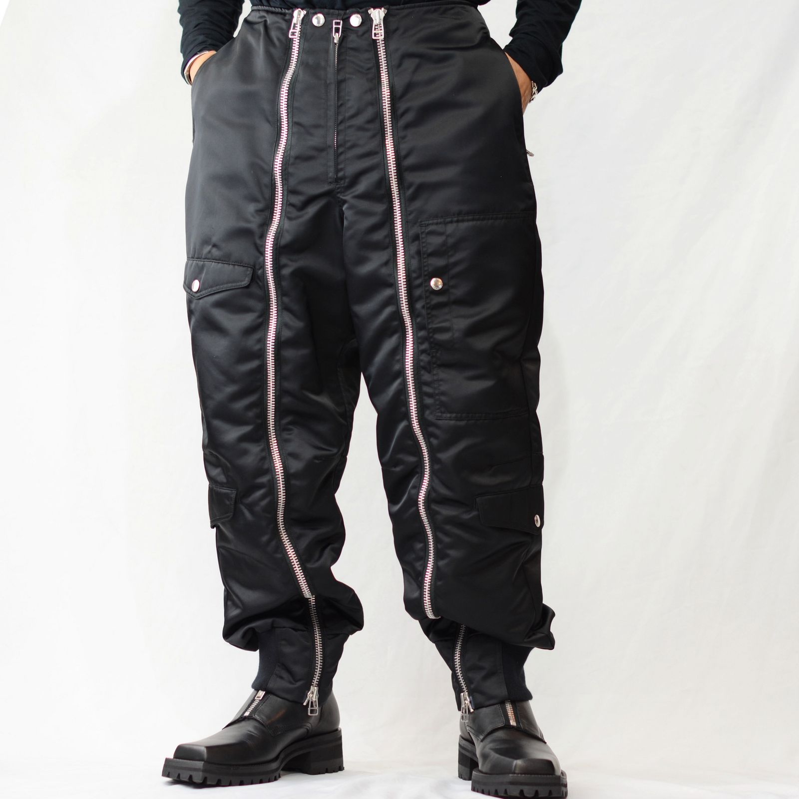 JOHNLAWRENCESULLIVAN - Nylon satin bomber pants” | chord online store