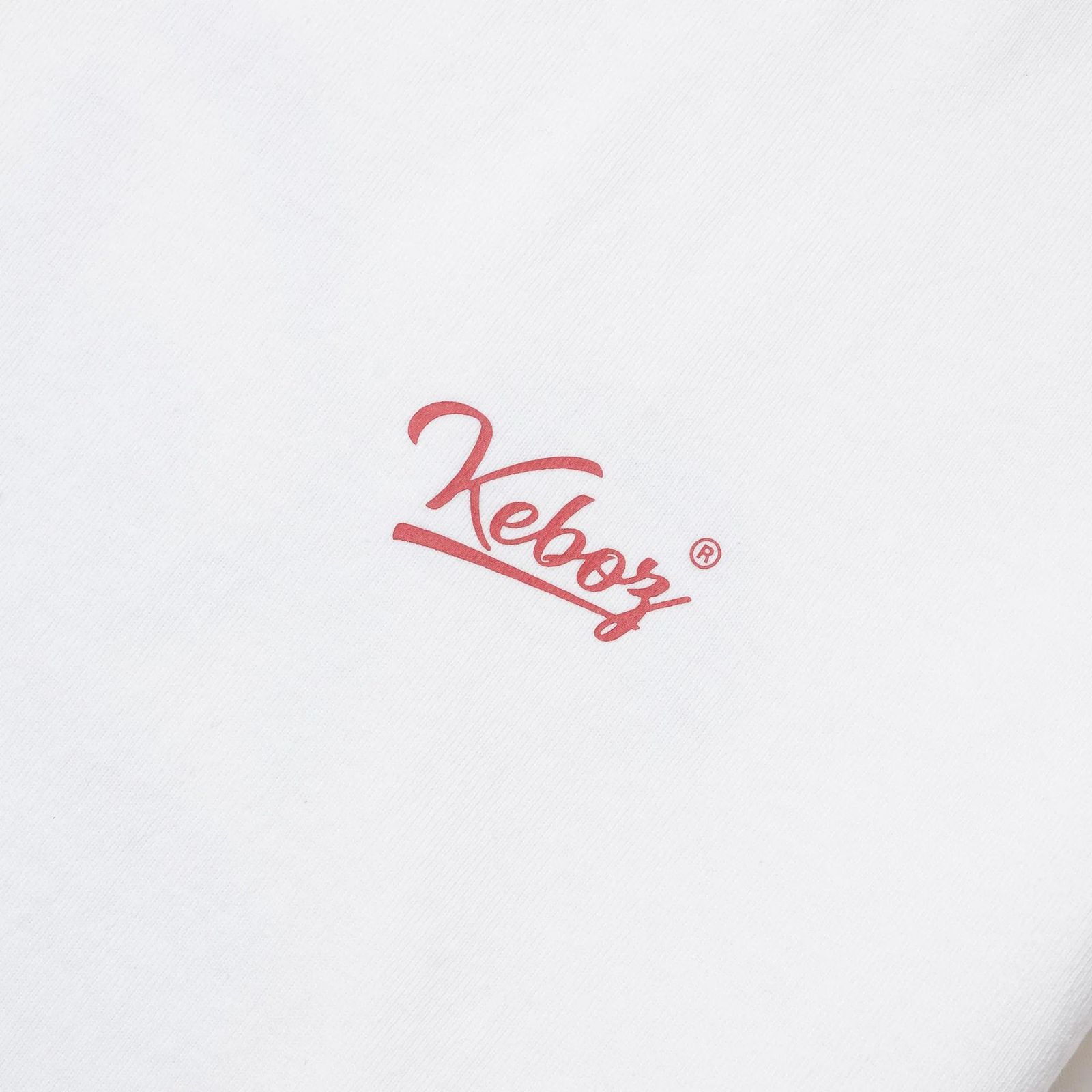 × KEBOZ STORE LOGO S/S TEE (WHITE) / × ケボズ ストア ロゴ プリントTシャツ