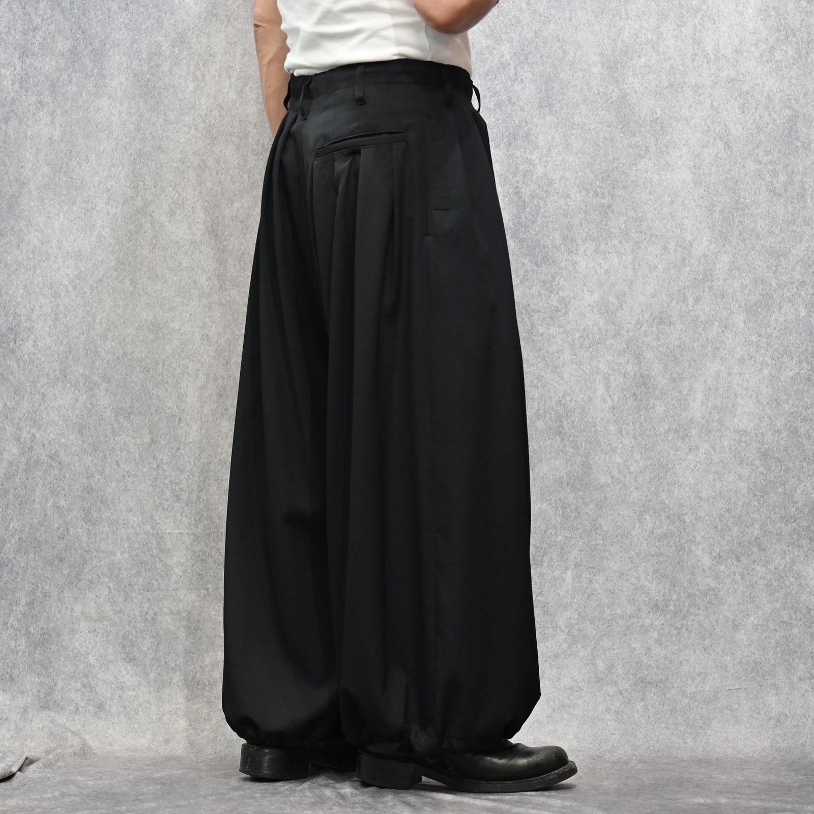 WOOL GABARDINE BALLOON PANTS  （BLACK / ブラック） 12タック バルーンパンツ｜HO-P07-100-2-02