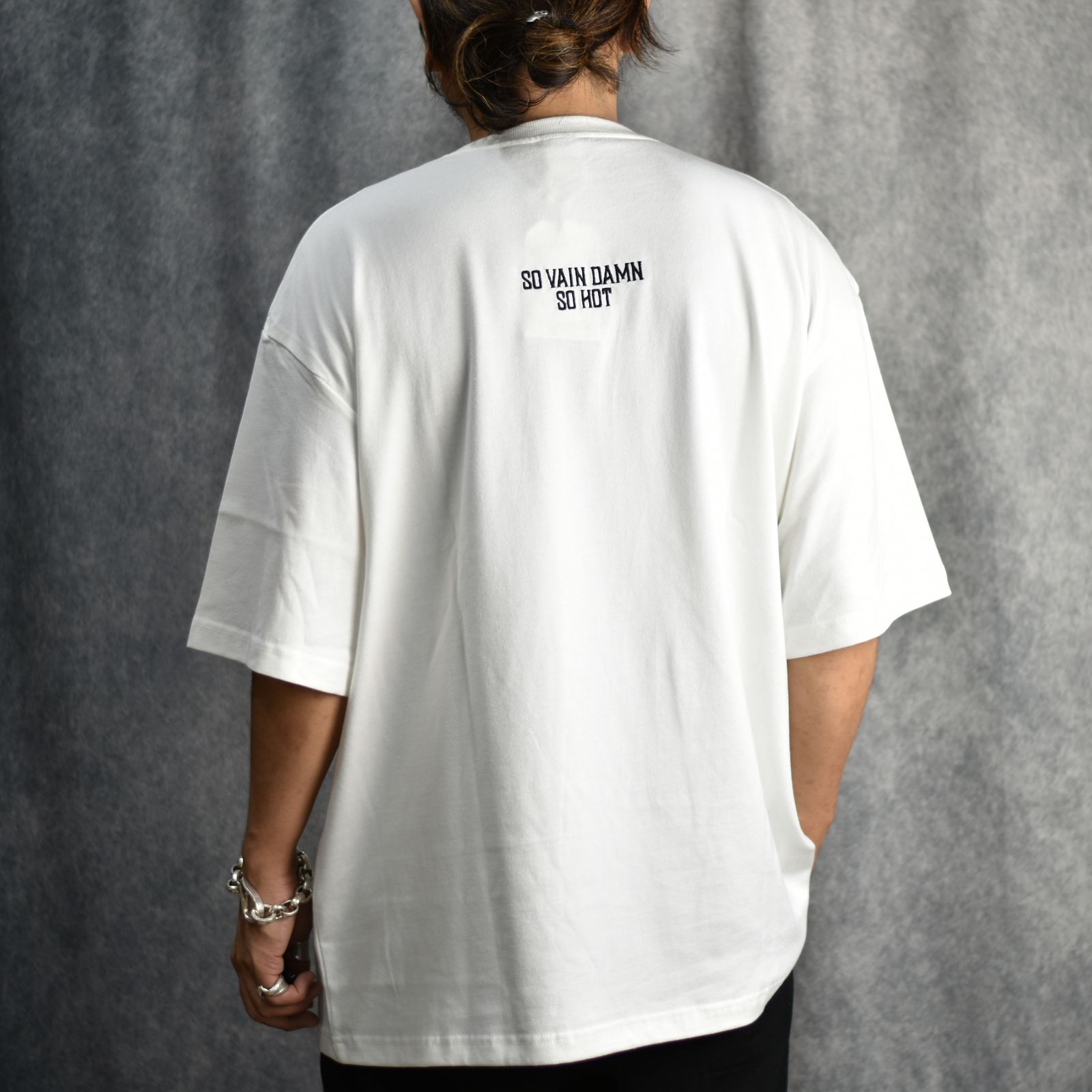 S.V.D.S.H DROP S/S TEE ＜EXCLUSIVE＞ (WHITE) / ドロップショルダー ロゴ刺繍 Tシャツ