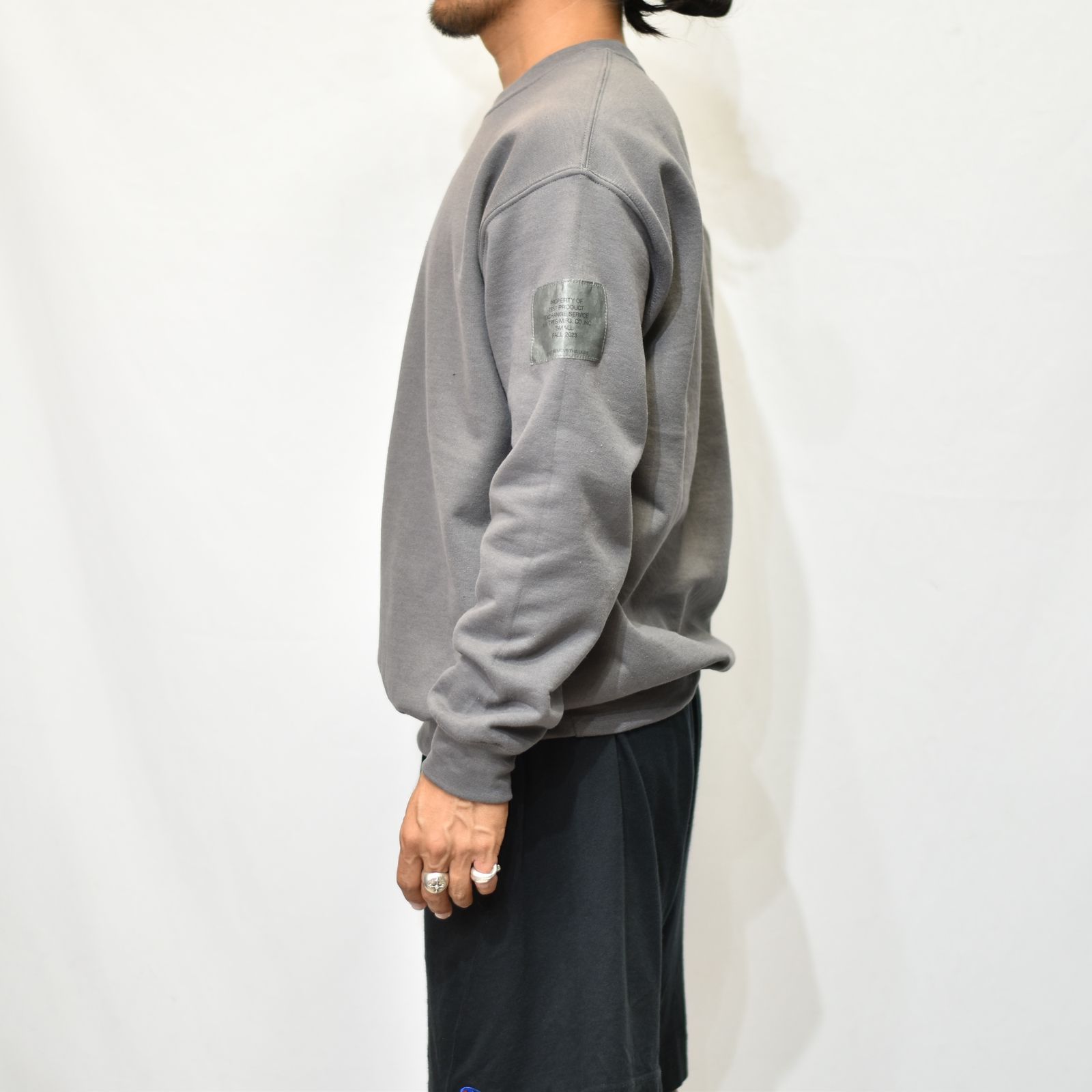 CREWNECK SWEARTSHIRT （CHARCOAL） 裏毛トレーナー