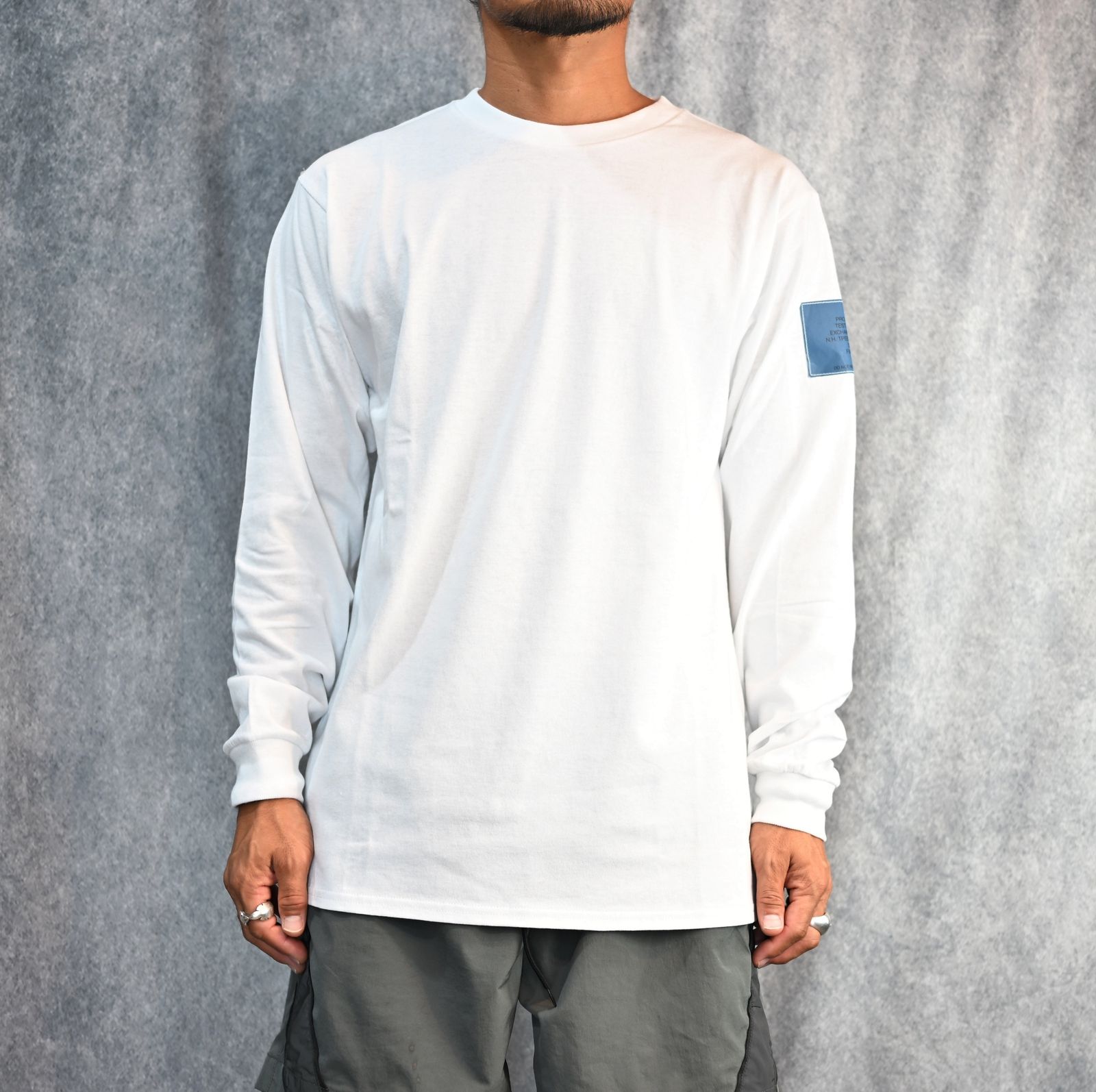 【関税込み】N.Hoolywood ホワイト クルーネックTシャツ 美品。N. HOOLYWOOD クルーネックtシャツ - メルカリ