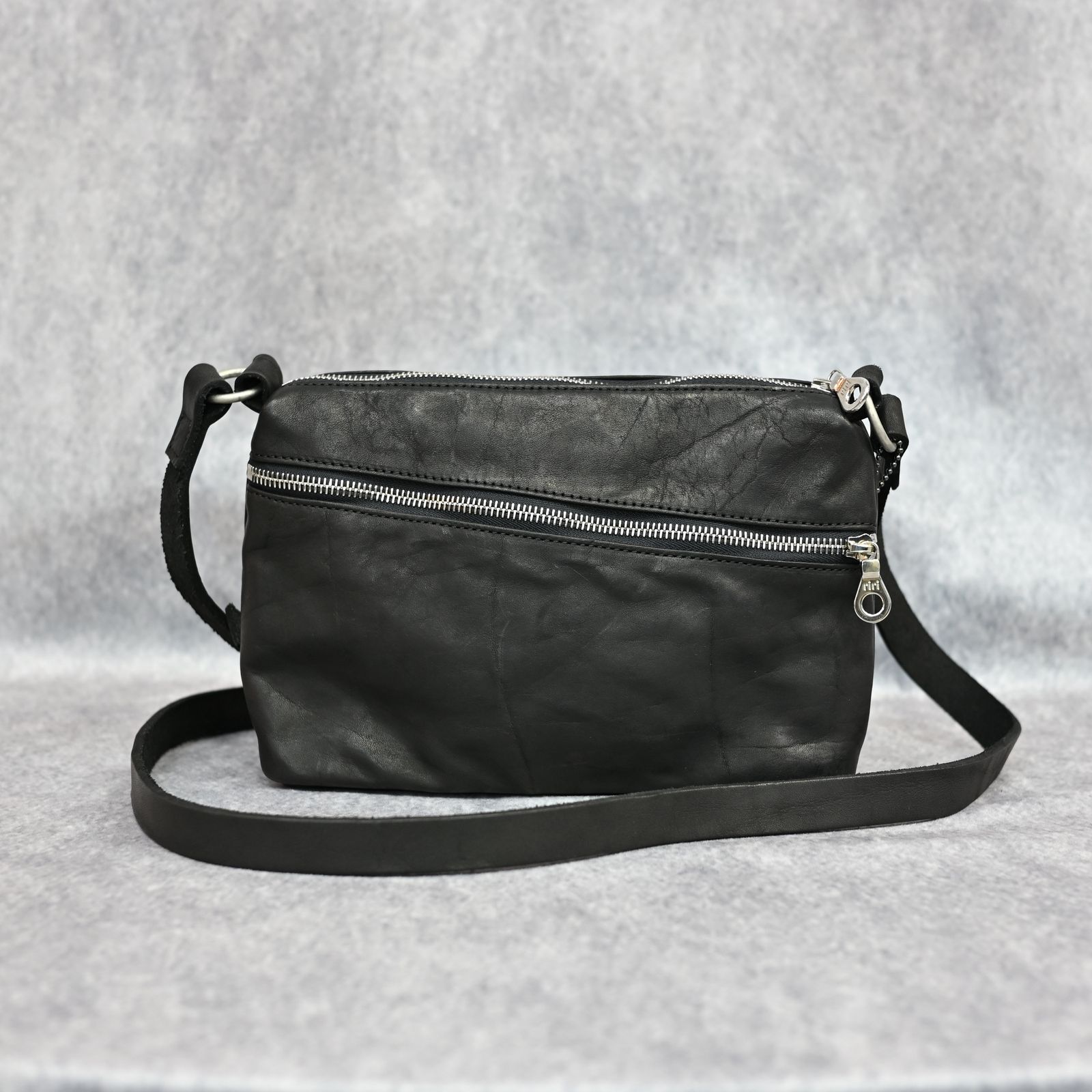 ジャパンダブルショルダー フルタンニン製品染め ショルダーバッグ （BLACK） / 92-29