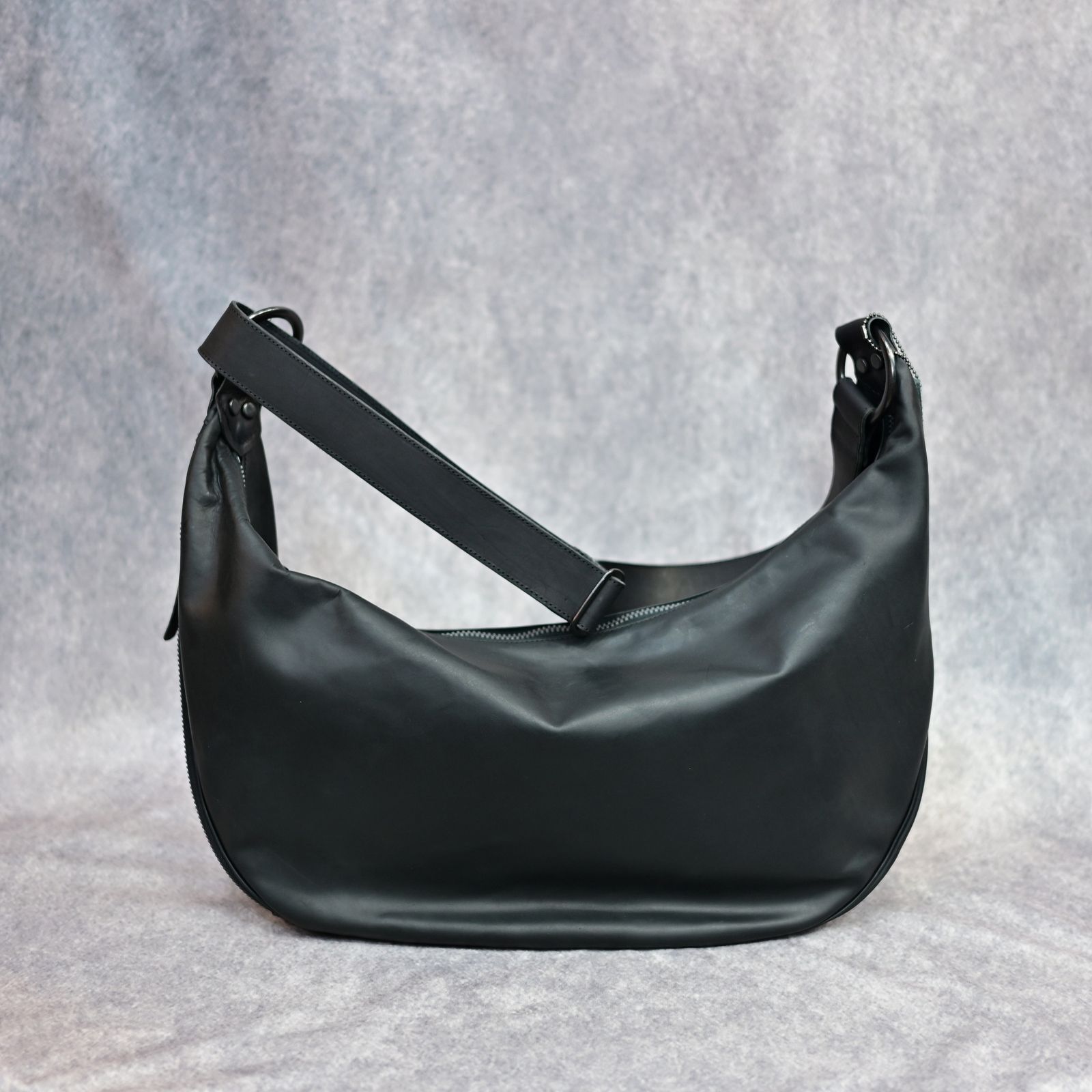 GUIDI オイルカーフ バナナバッグ ラージ （BLACK / ブラック） / 143-11