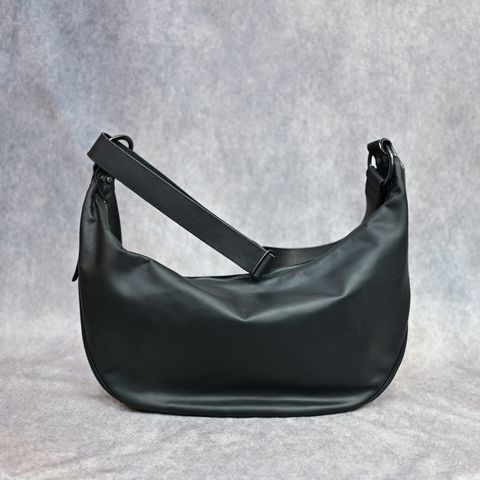 GUIDI オイルカーフ バナナバッグ ラージ （BLACK / ブラック） / 143-11