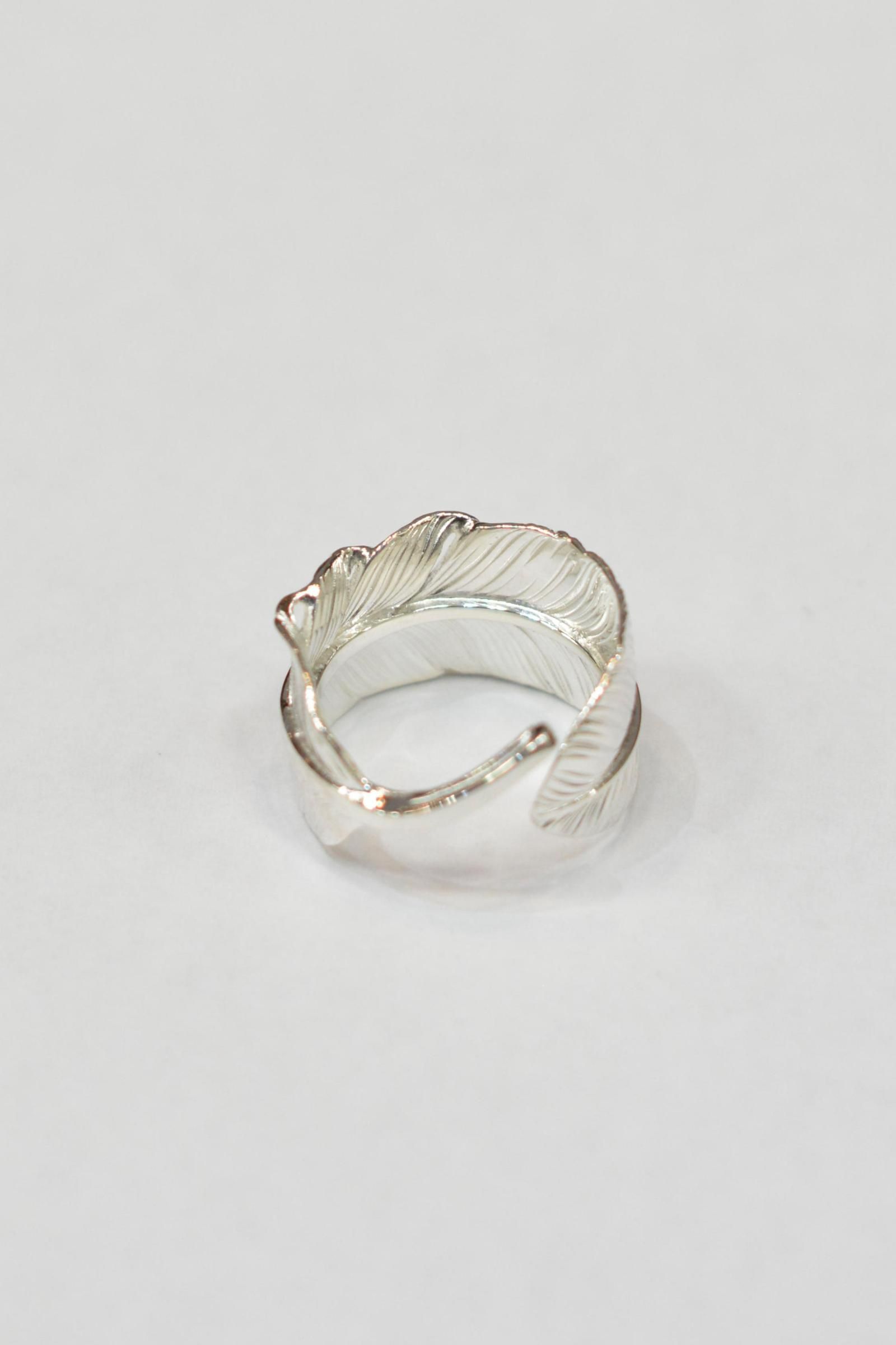 L old feather ring 02