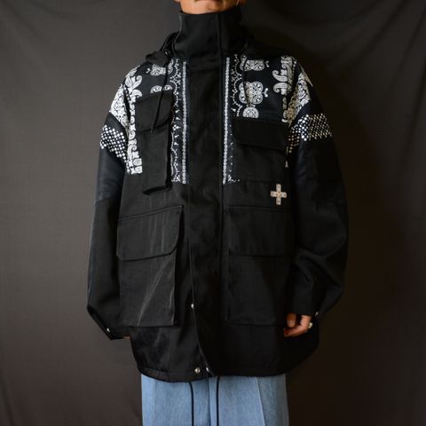 ORIGINAL BANDANA PRINT HIGH NECK JACKET （BLACK） / バンダナ柄 マウンテンパーカー