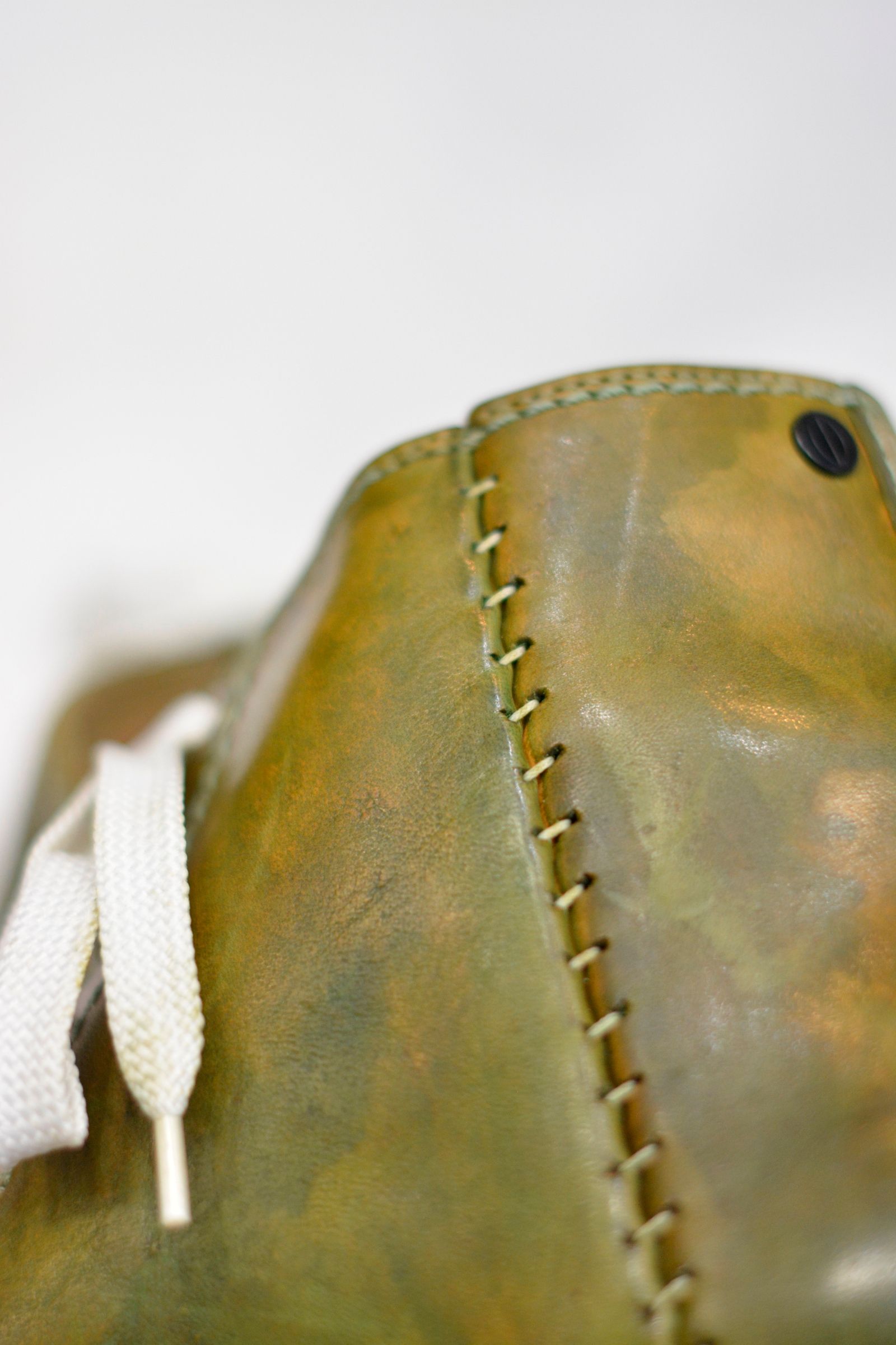 HORSE LEATHER HI-CUT SNEAKER