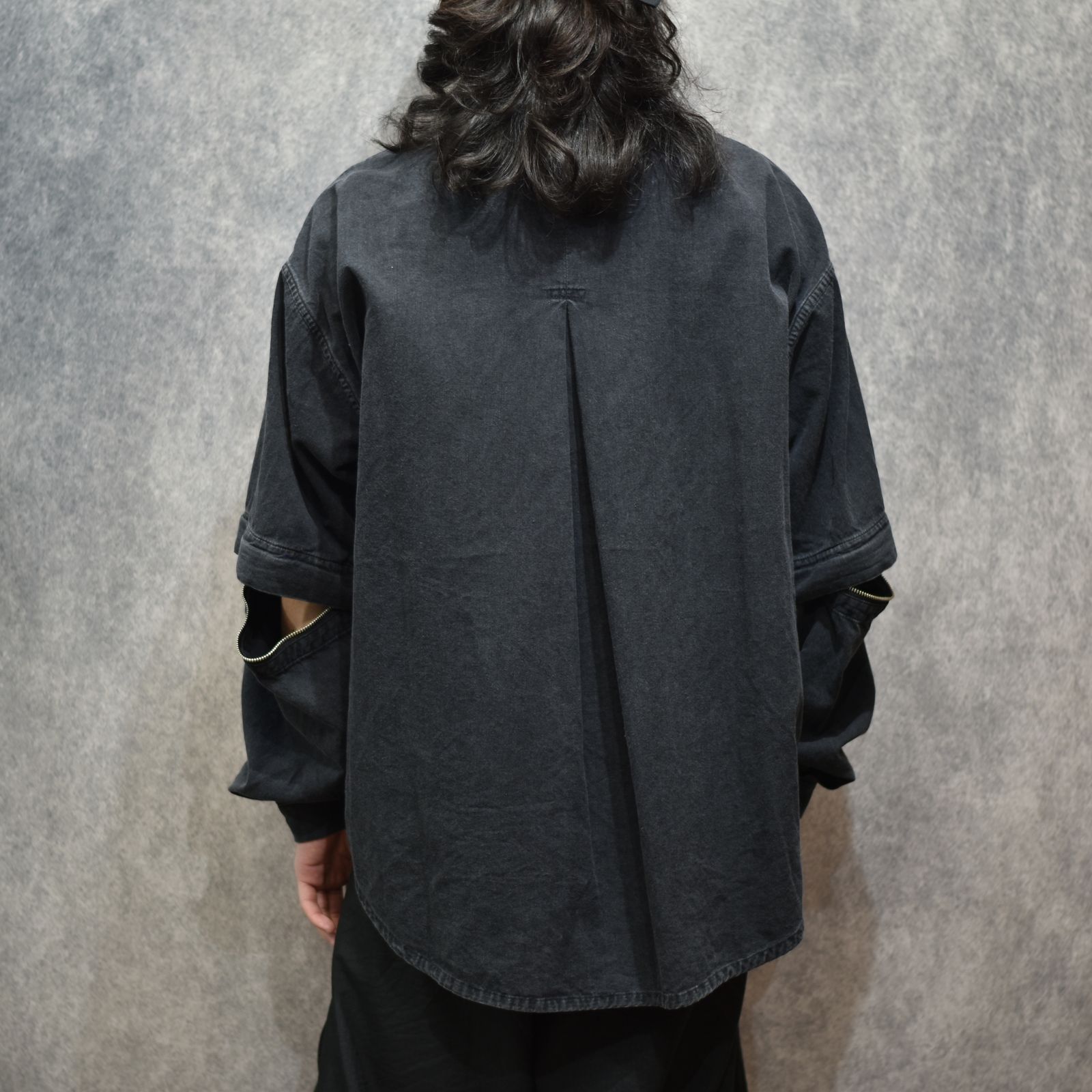 デタッチャブルスリーブホックカフスシャツ (BLACK WASHED)｜LB26SS-SH11-BWD