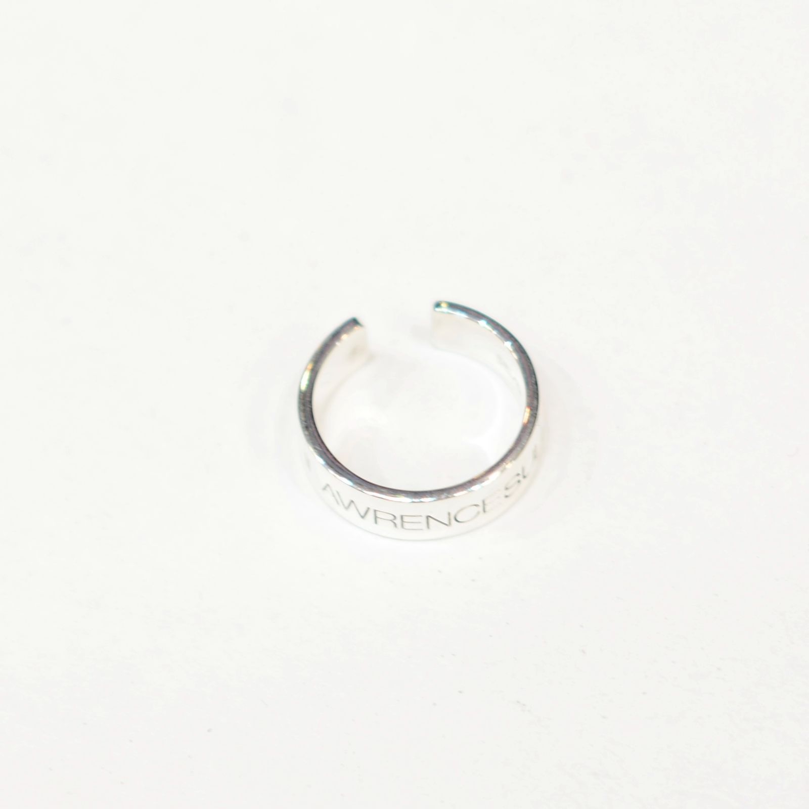 LIPS × EAR CUFF