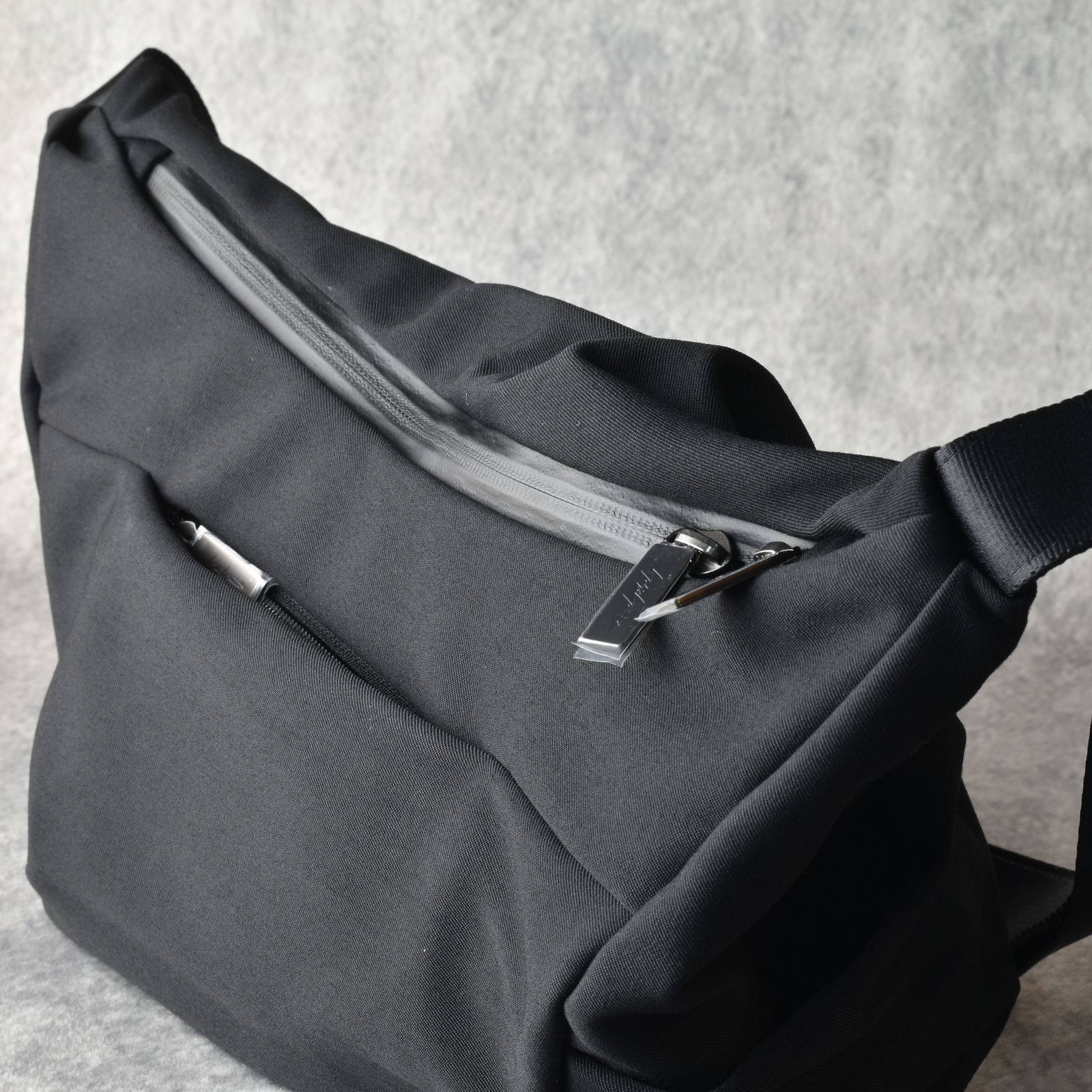 yohji yamamoto - WOOL GABARDINE NYLON TAPE DRAPE SACOCHE yohji yamamoto - WOOL GABARDINE NYLON TAPE DRAPE SACOCHE