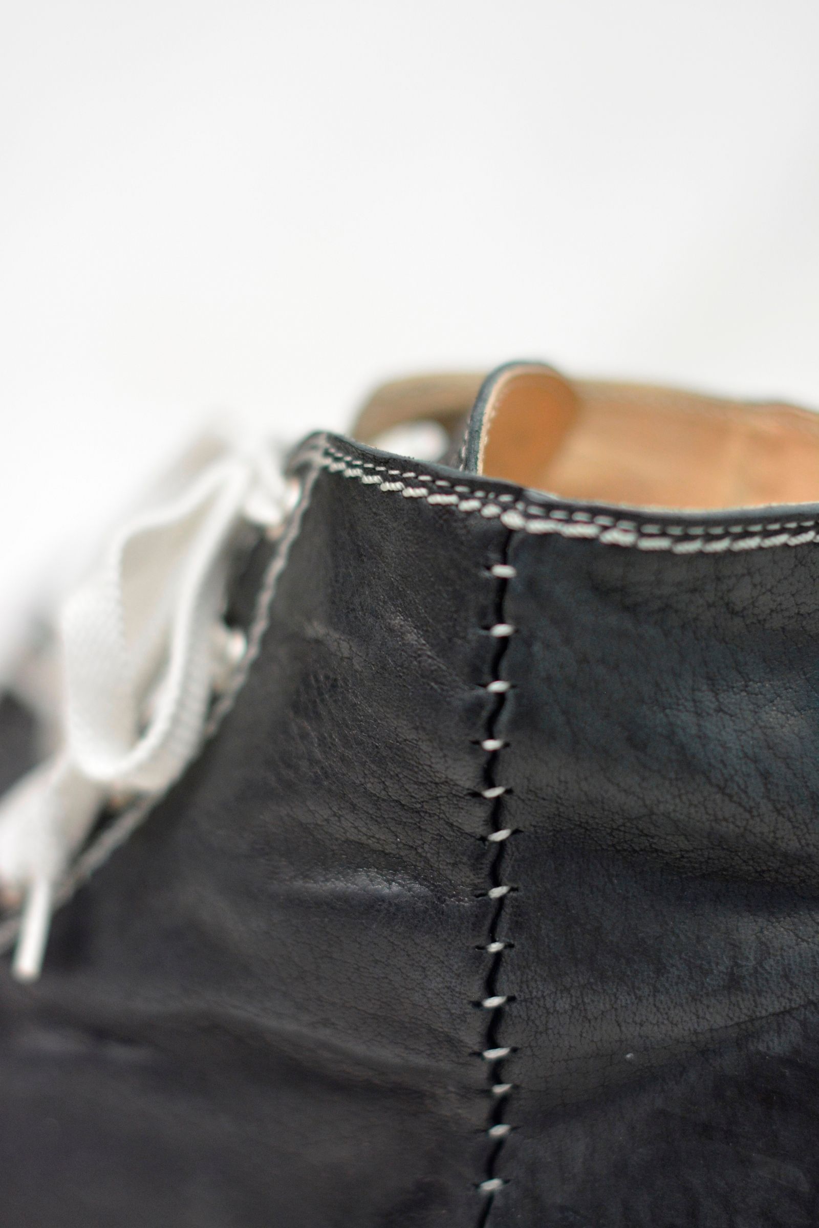HORSE LEATHER HI-CUT SNEAKER