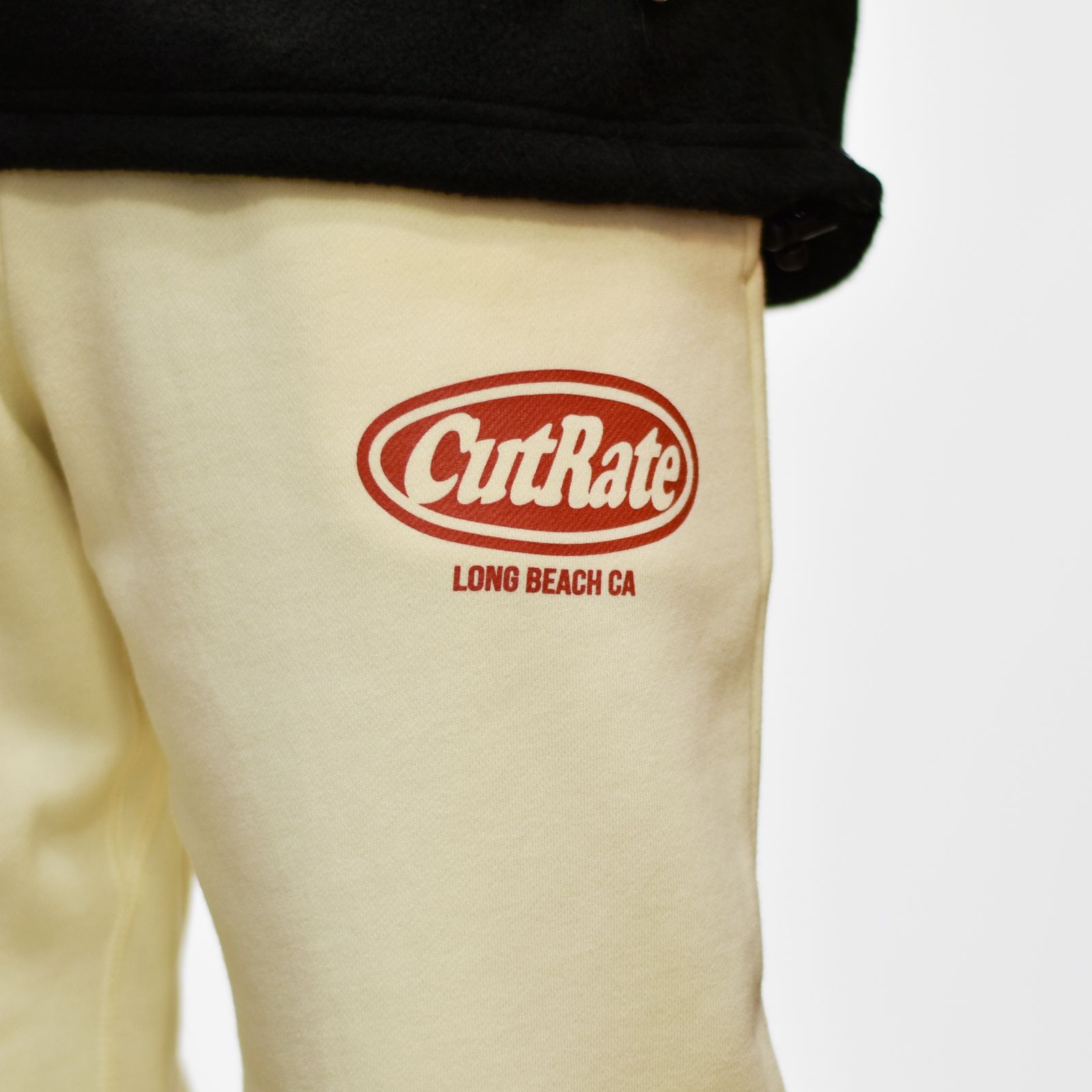 CUTRATE LOGO OMW SWEAT PANTS (IVORY)