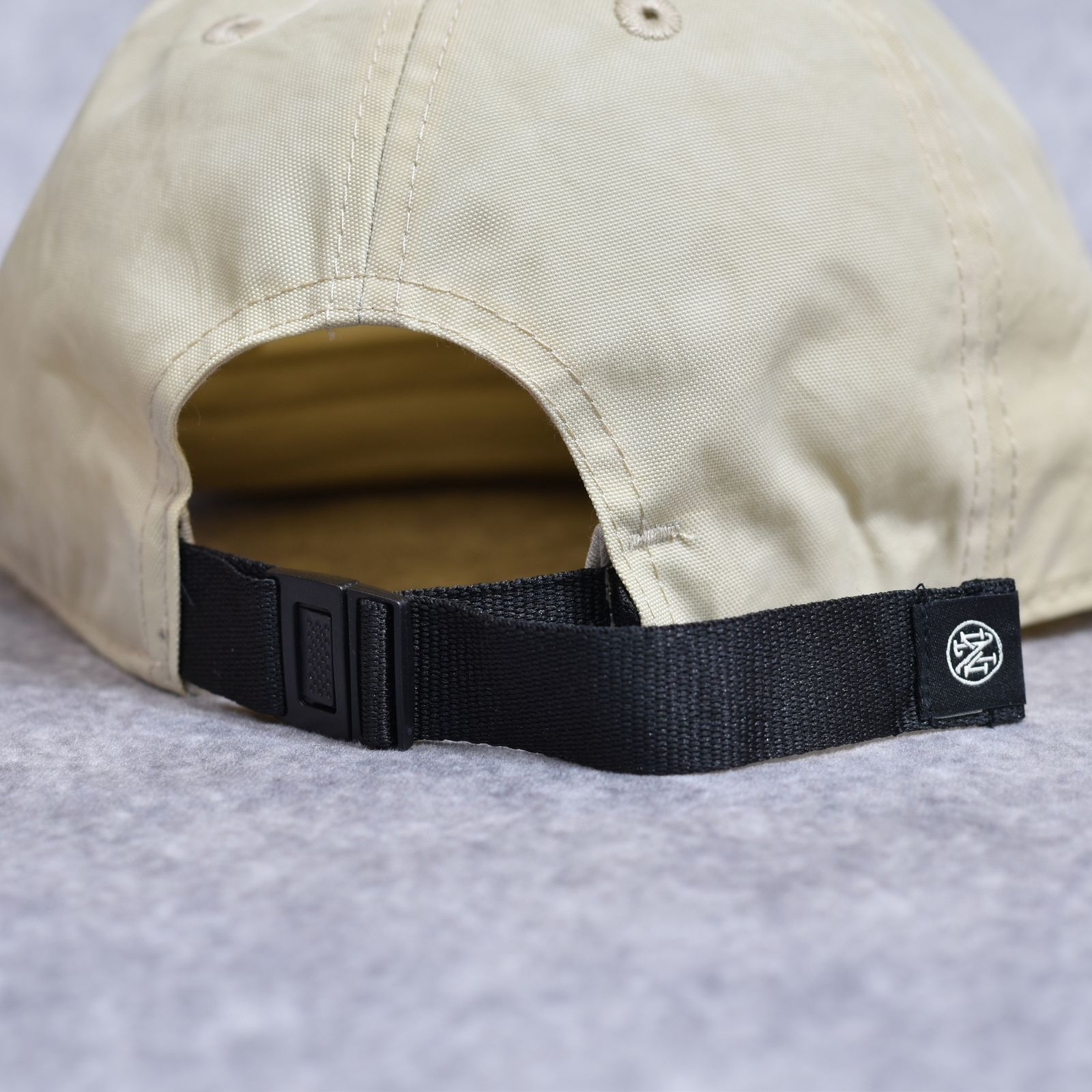 × MAGIC NUMBER RWMN CAP （BEIGE）｜× マジック ナンバー キャップ｜RW26S0730