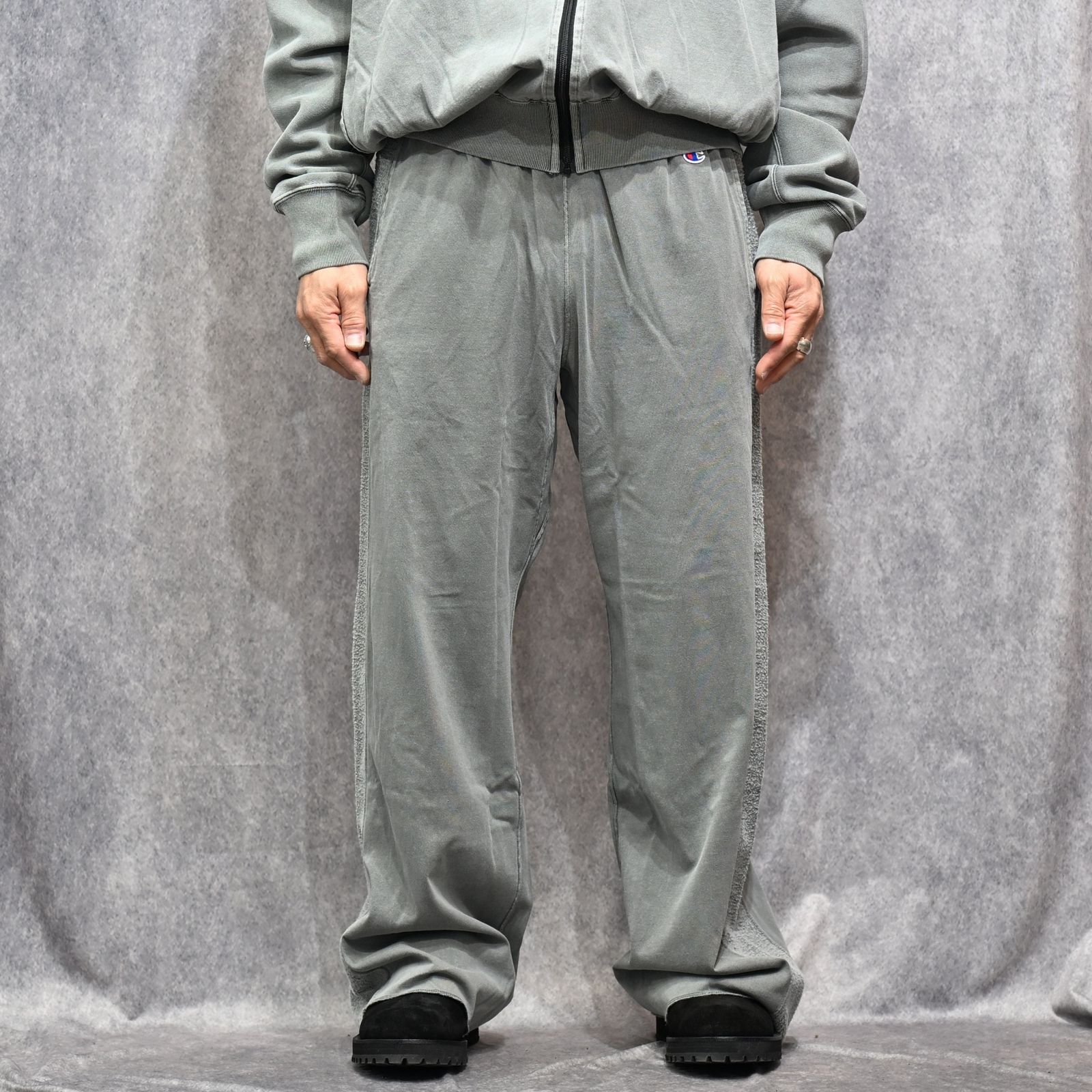 N.HOOLYWOOD × Champion｜SWEATPANTS （GRAY / グレー）｜スウェットパンツ｜C8-D219