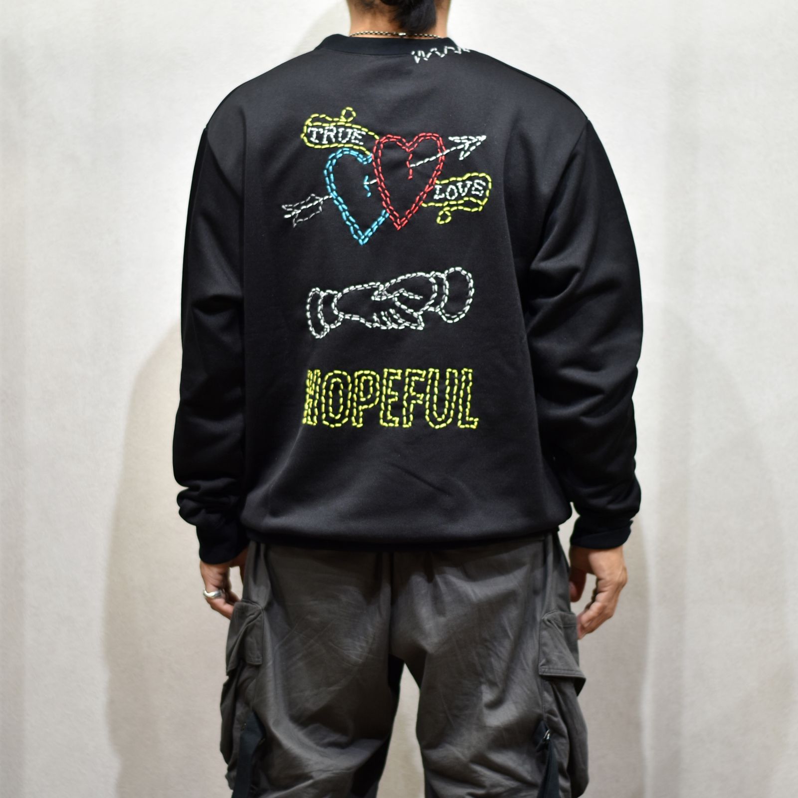 TRUE LOVE EMB SWEAT ”